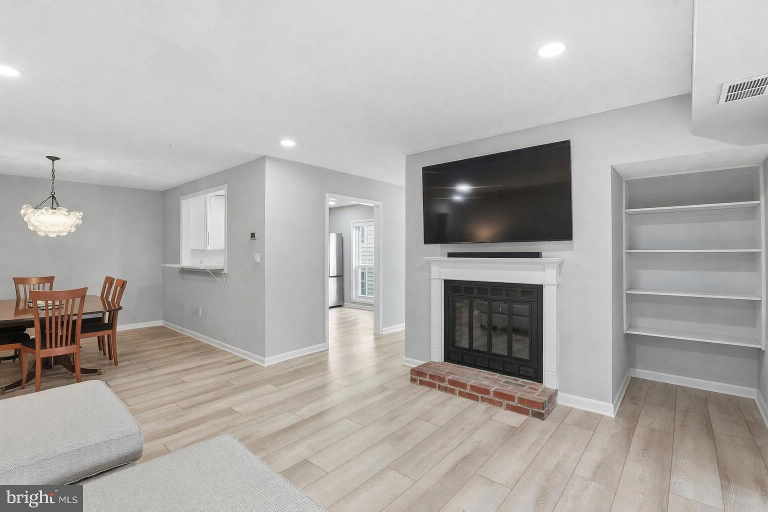 WILLOW POINT - Residential