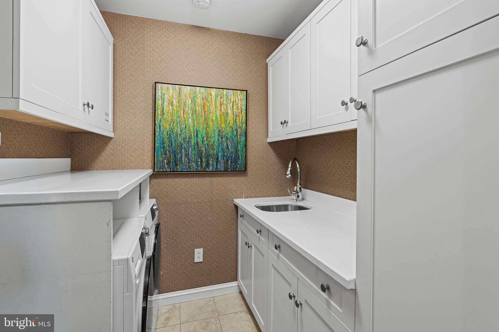 WASHINGTON SQ - Residential