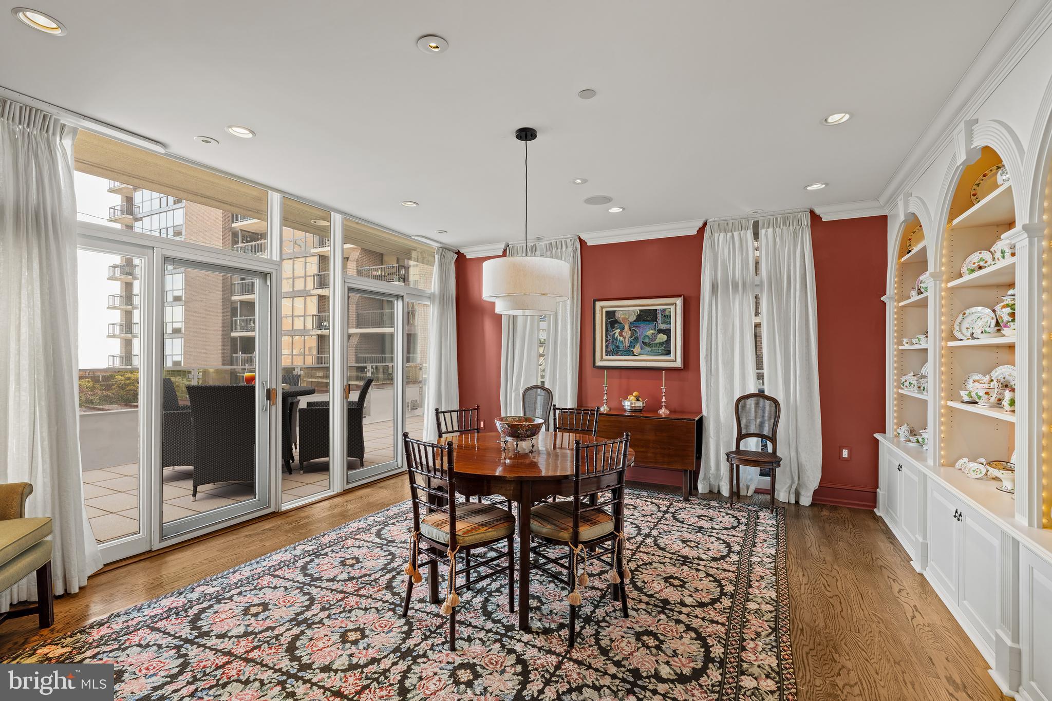 WASHINGTON SQ - Residential