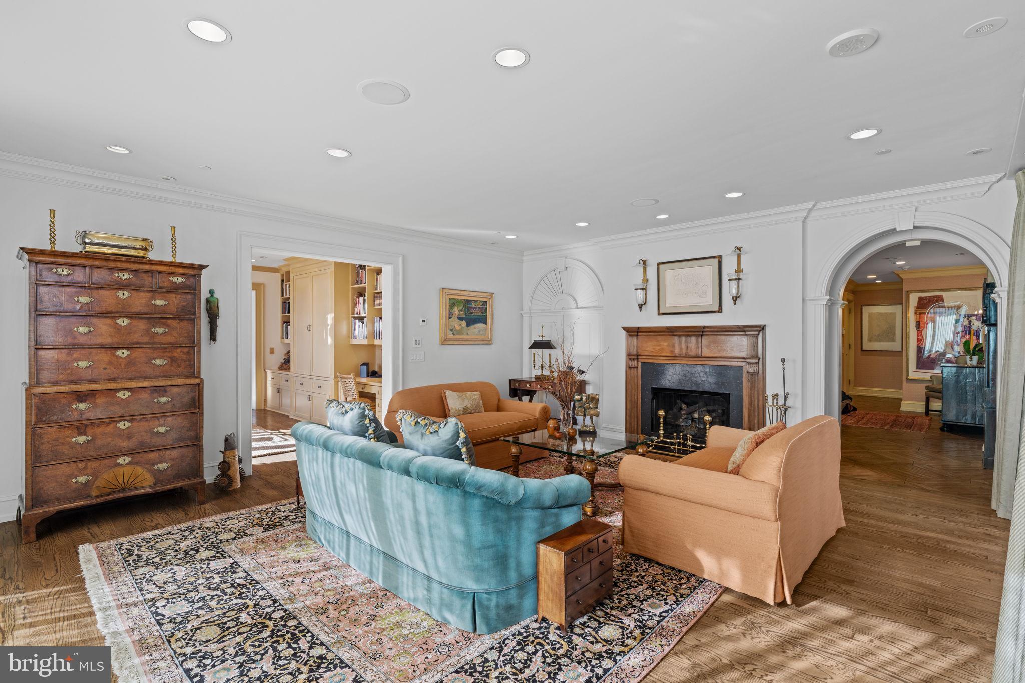 WASHINGTON SQ - Residential