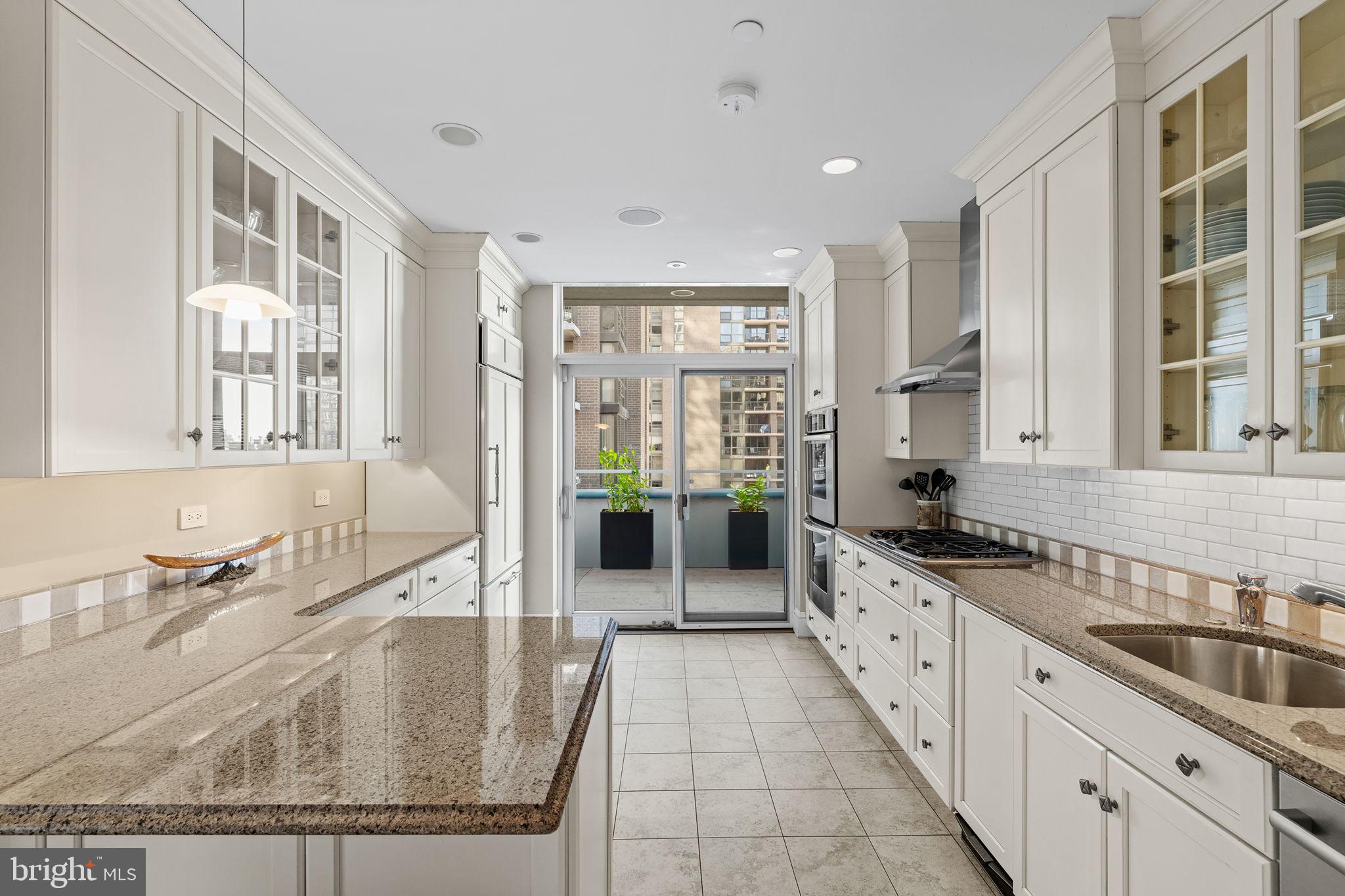 WASHINGTON SQ - Residential