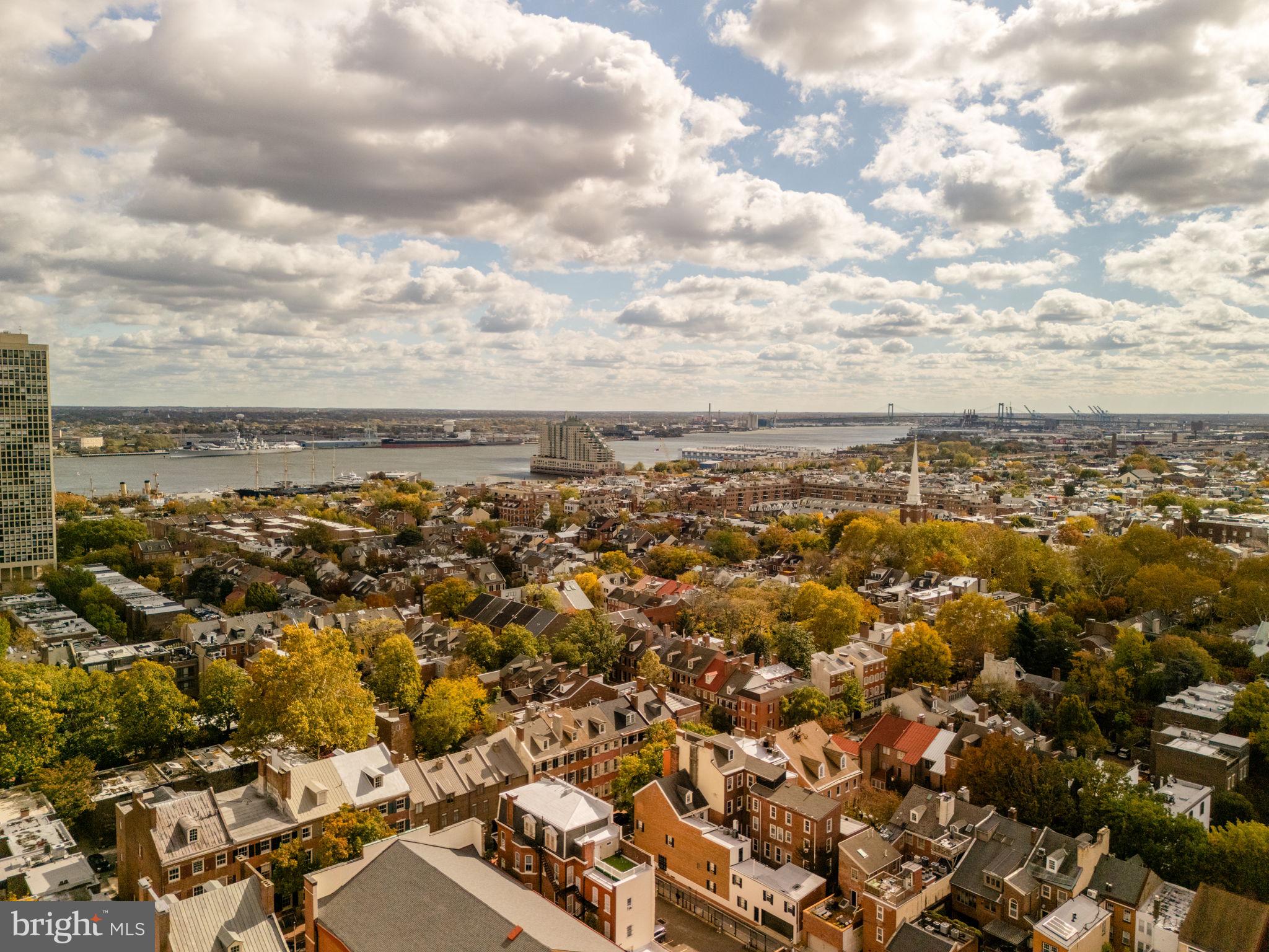 WASHINGTON SQ - Residential