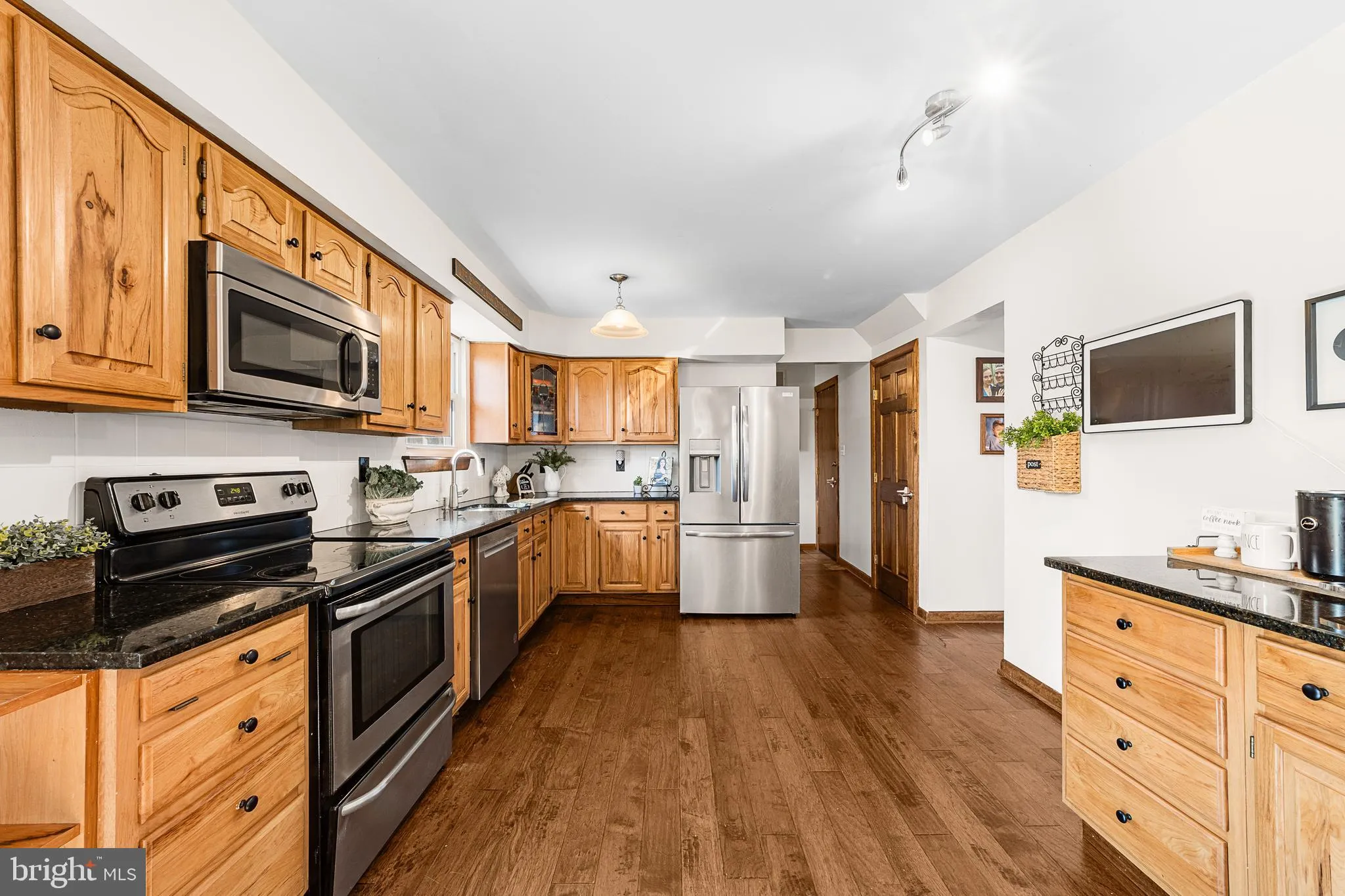 Sicklerville, New Jersey 08081, United States, 3 Bedrooms Bedrooms, ,2 BathroomsBathrooms,Residential,Contingent,85322