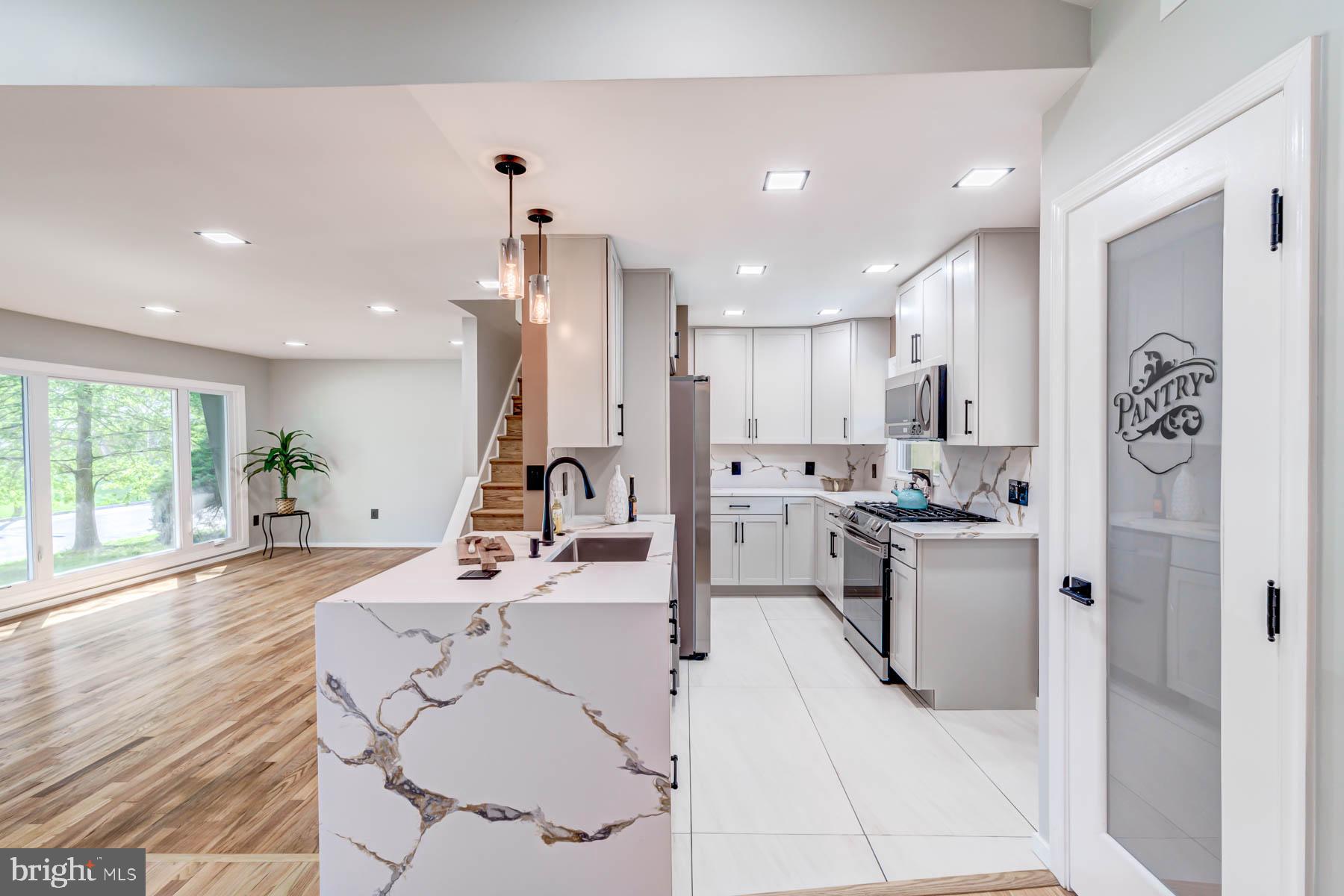 BUCKNELL MANOR - Residential