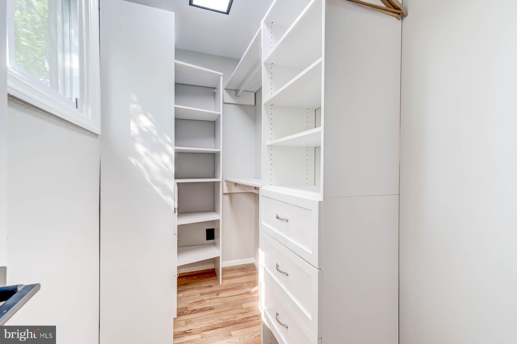 BUCKNELL MANOR - Residential