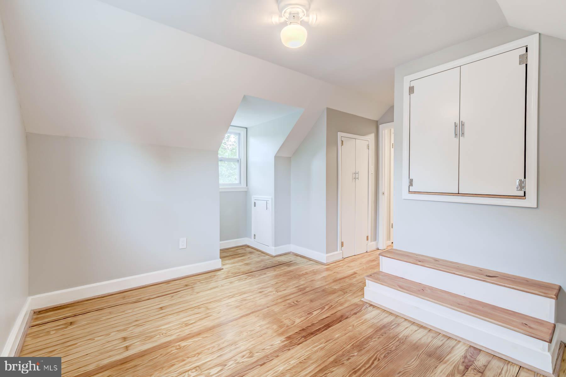 BUCKNELL MANOR - Residential