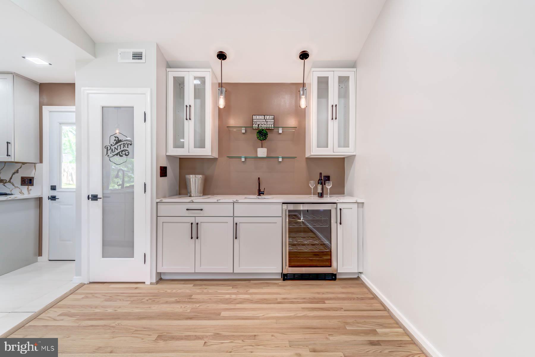 BUCKNELL MANOR - Residential