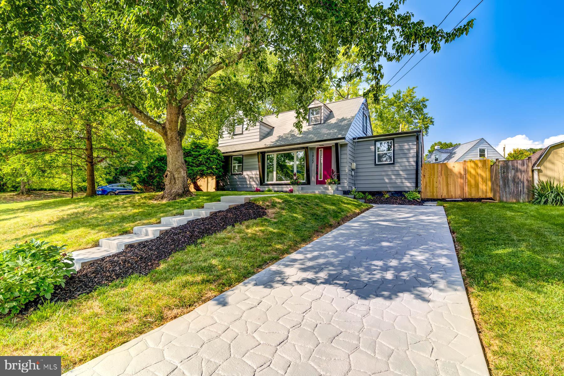 BUCKNELL MANOR - Residential