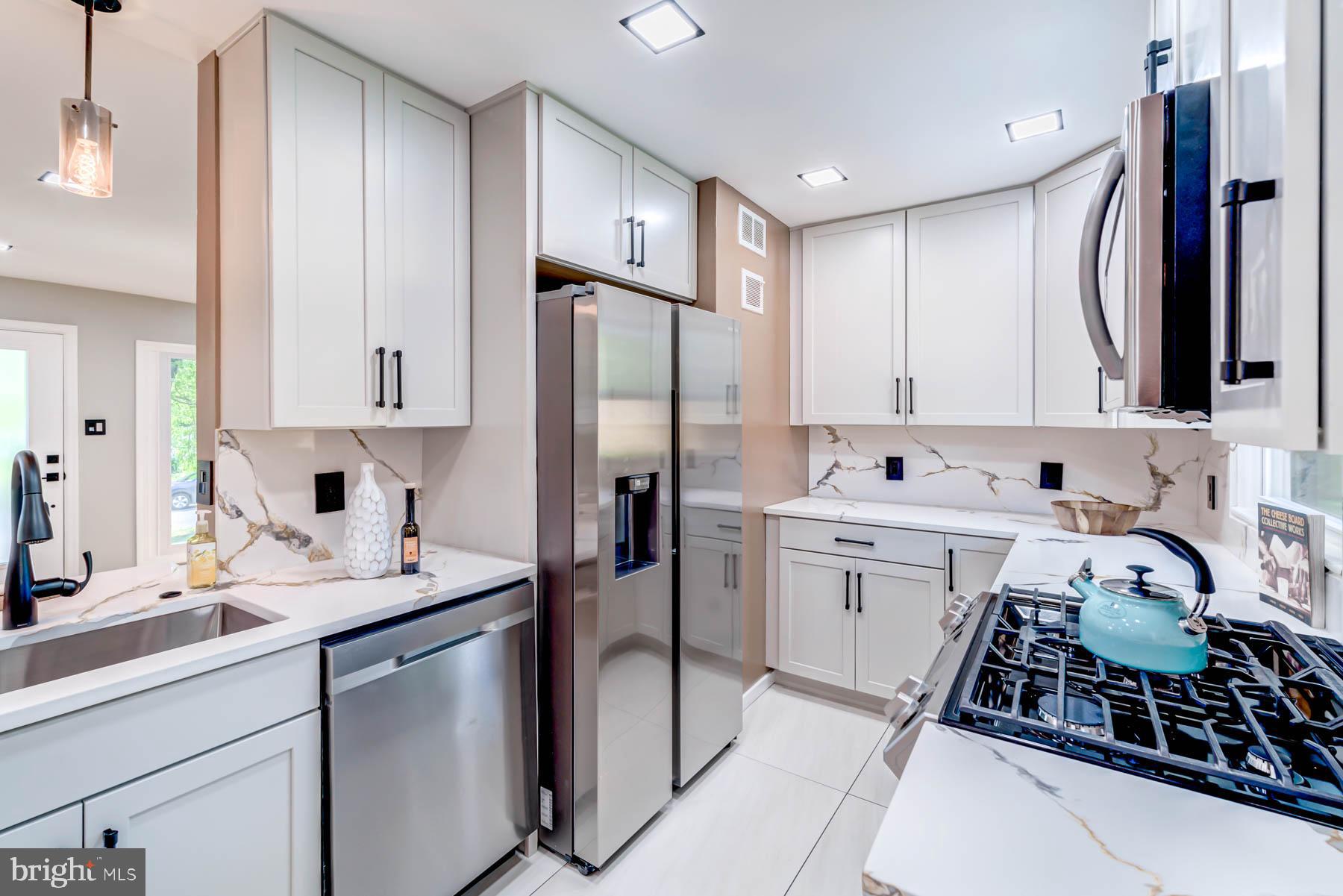 BUCKNELL MANOR - Residential