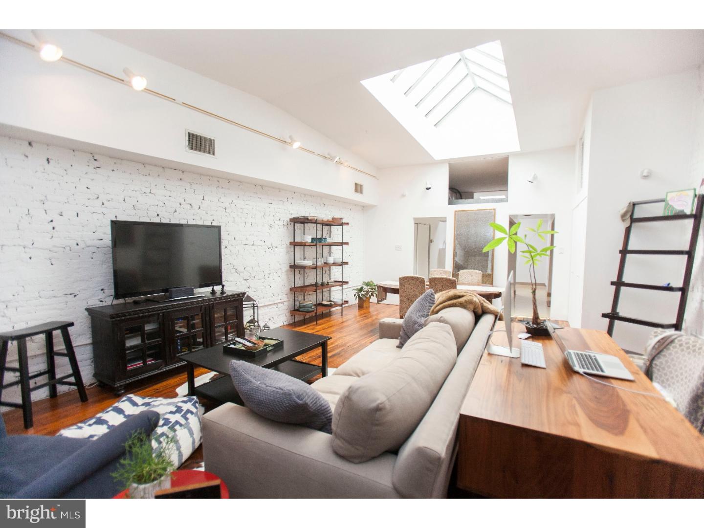 OLD CITY - Residential Income