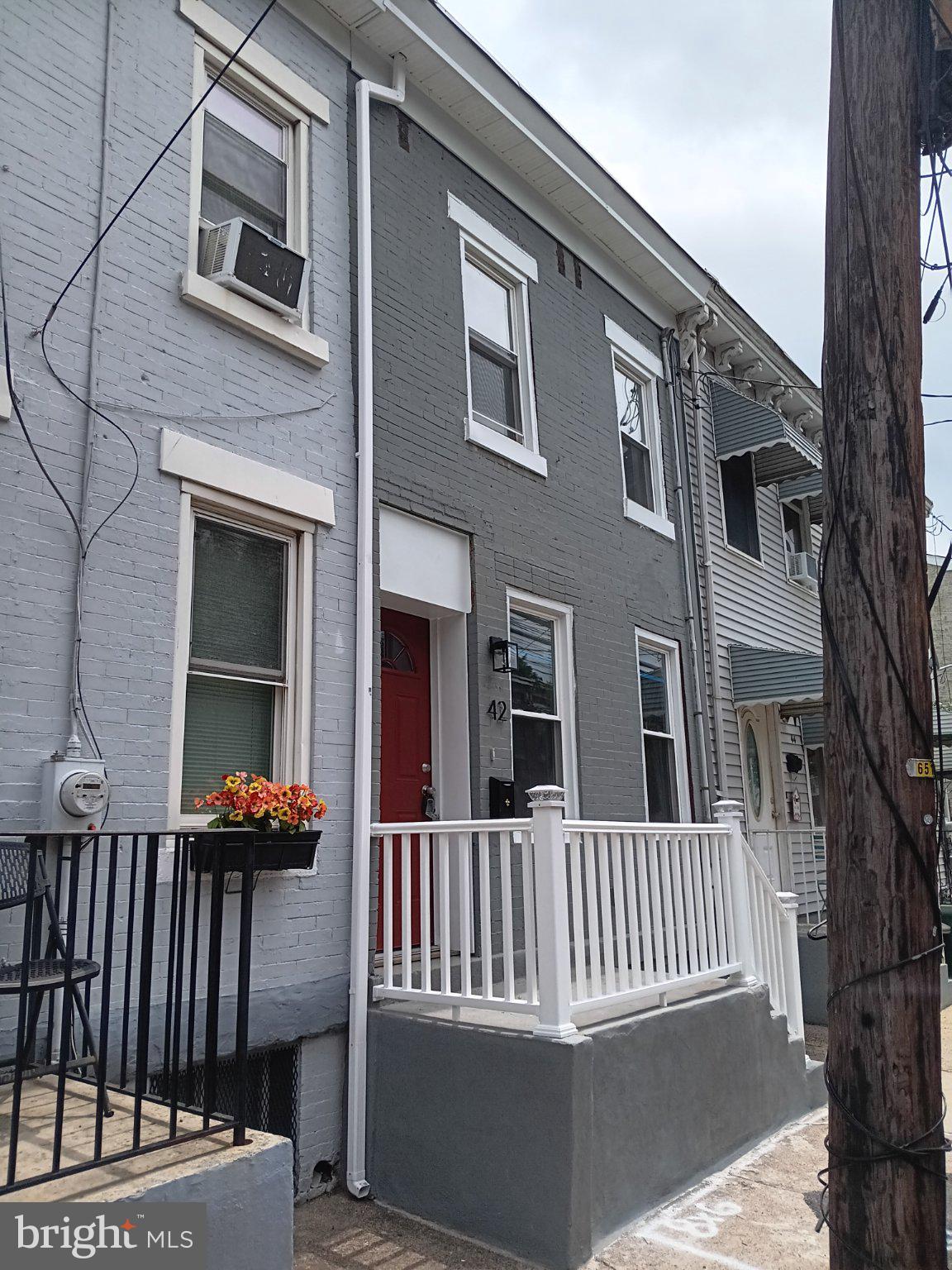 42 OAK STREET