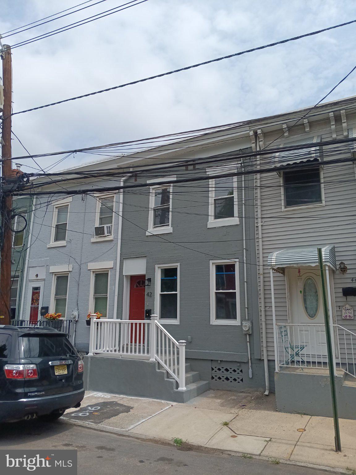 42 OAK STREET
