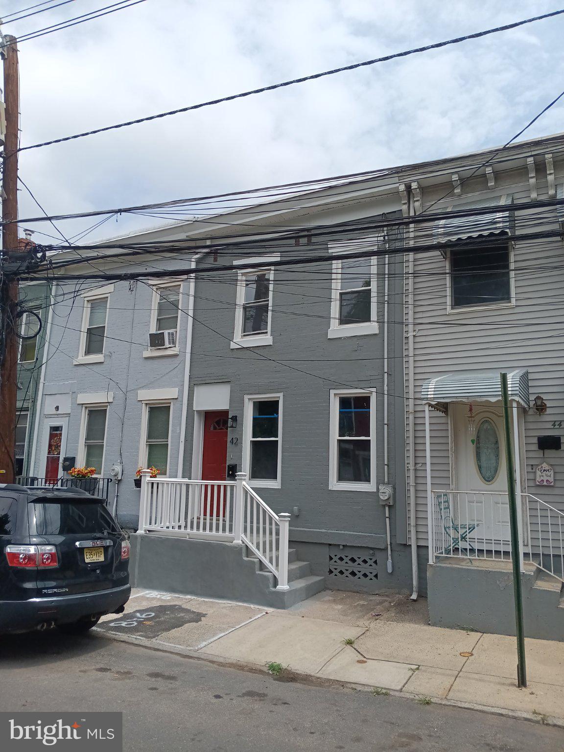42 OAK STREET