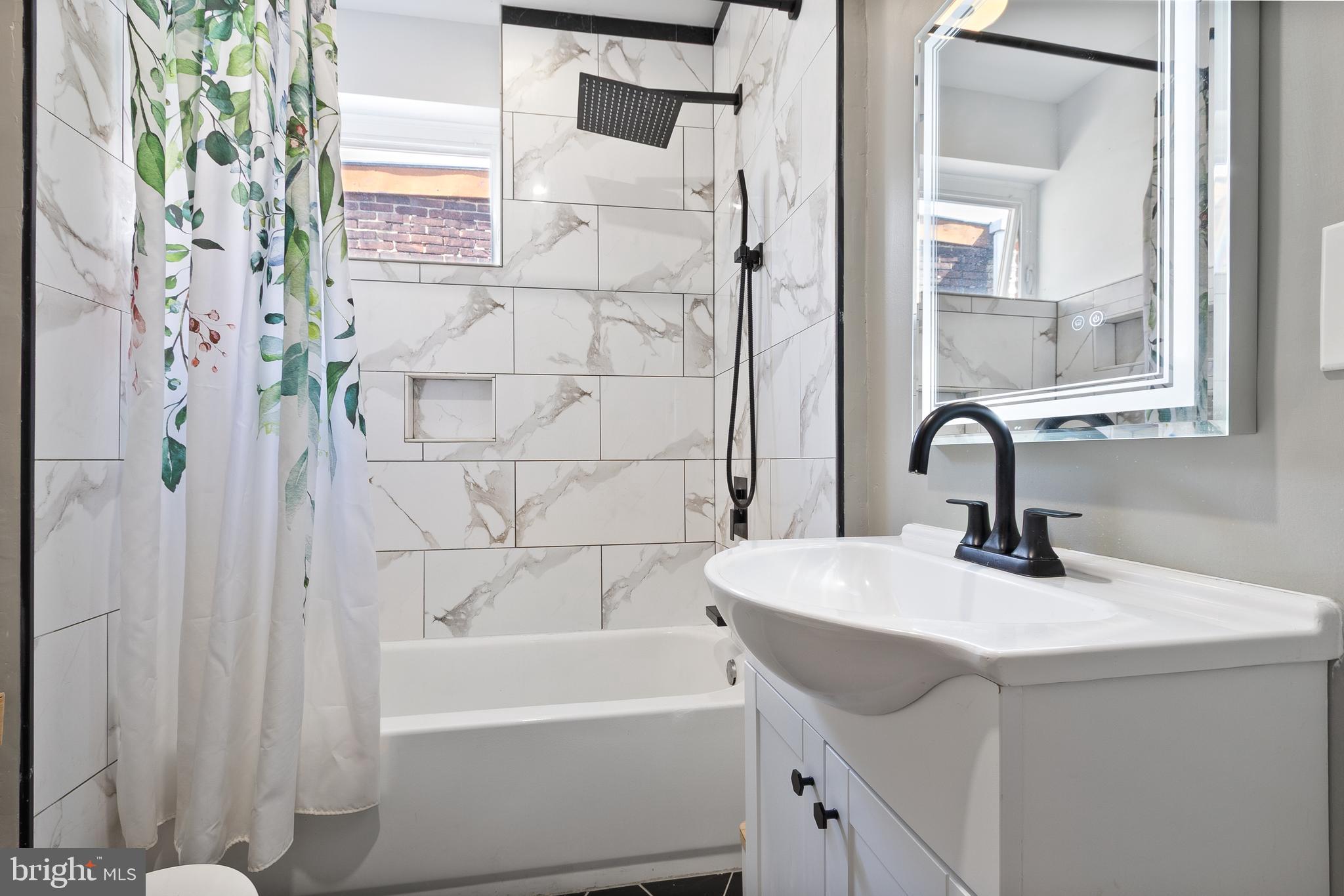 LOWER MOYAMENSING - Residential