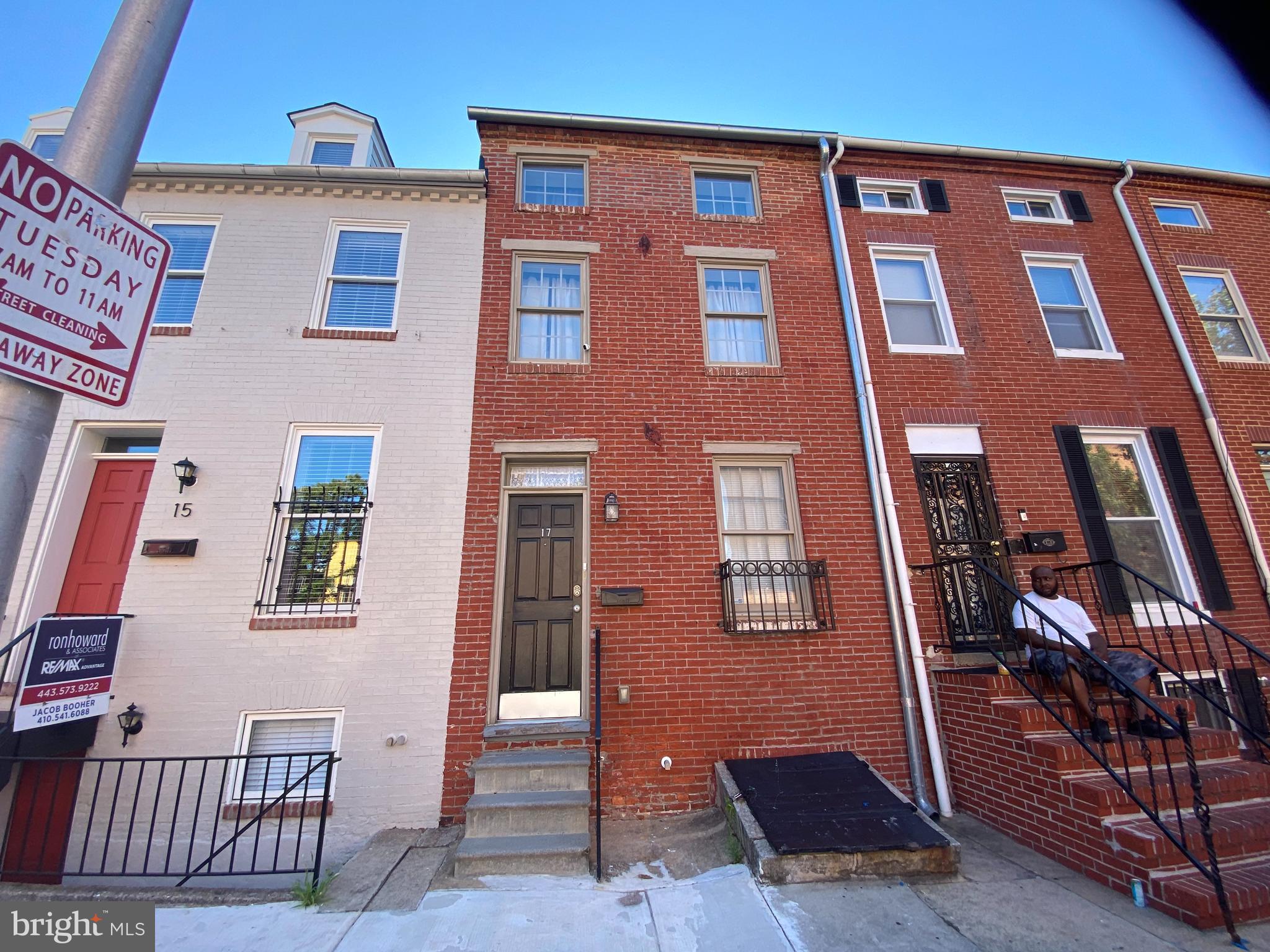 HOLLINS MARKET - Residential Lease