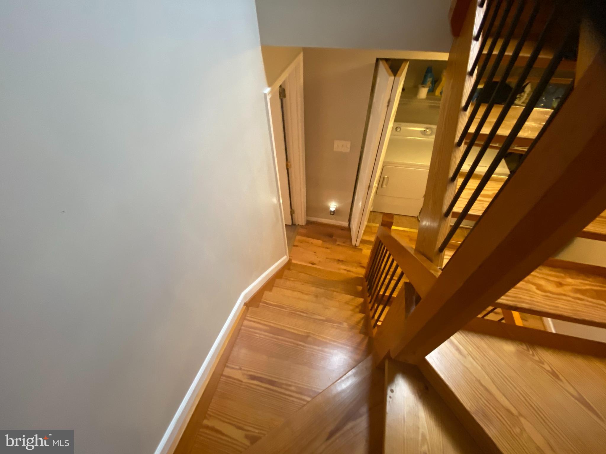 HOLLINS MARKET - Residential Lease