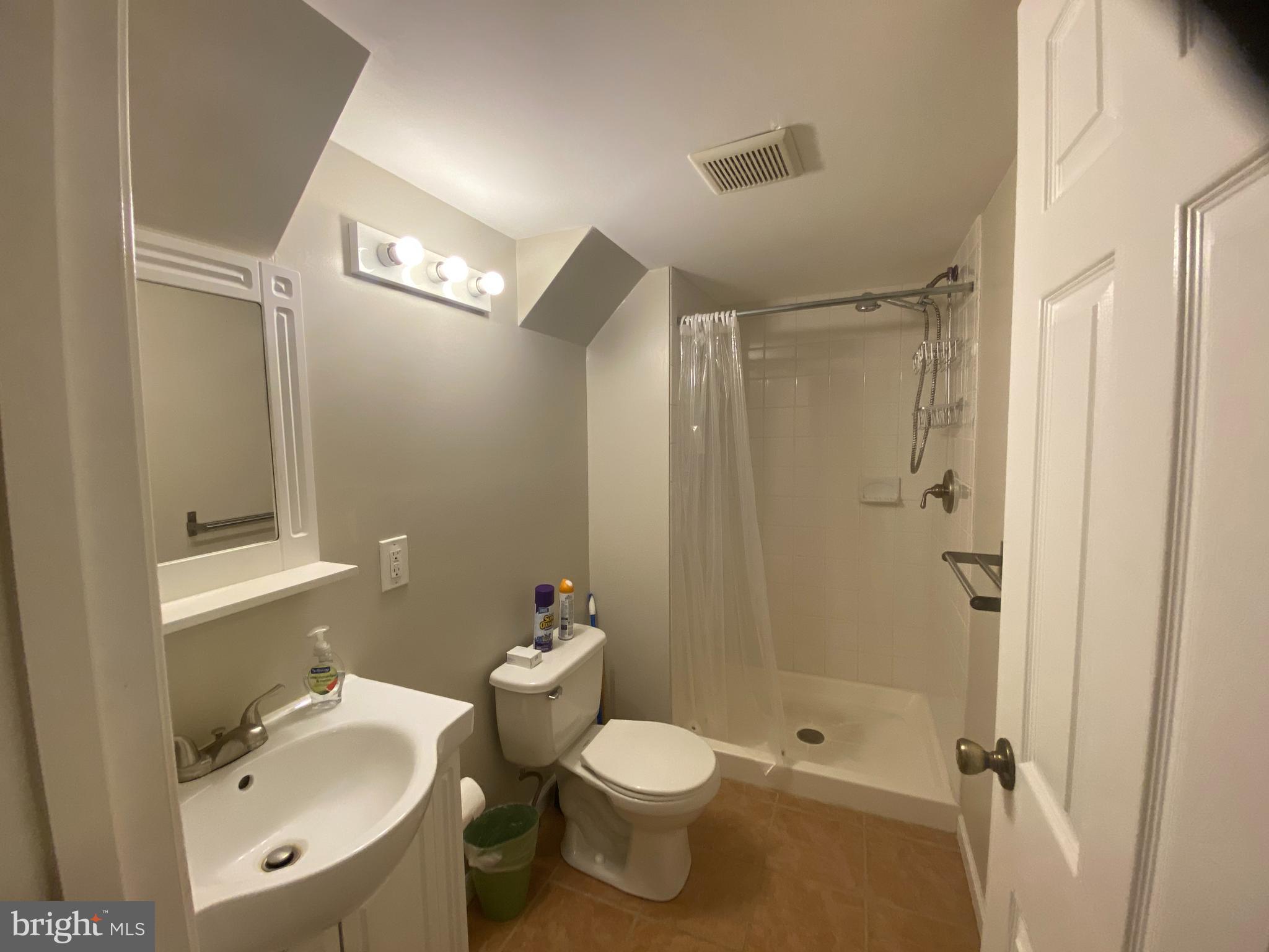 HOLLINS MARKET - Residential Lease