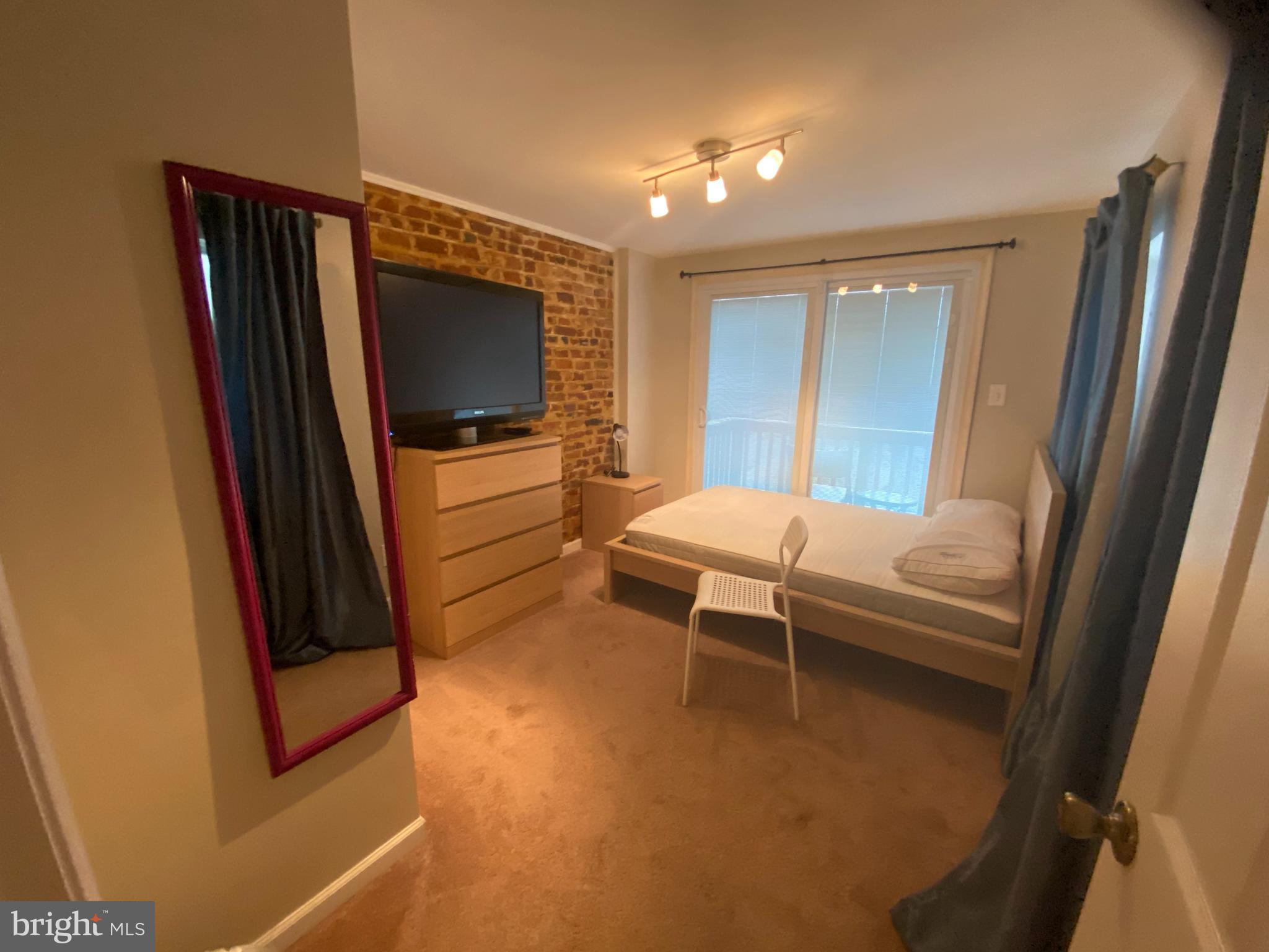 HOLLINS MARKET - Residential Lease