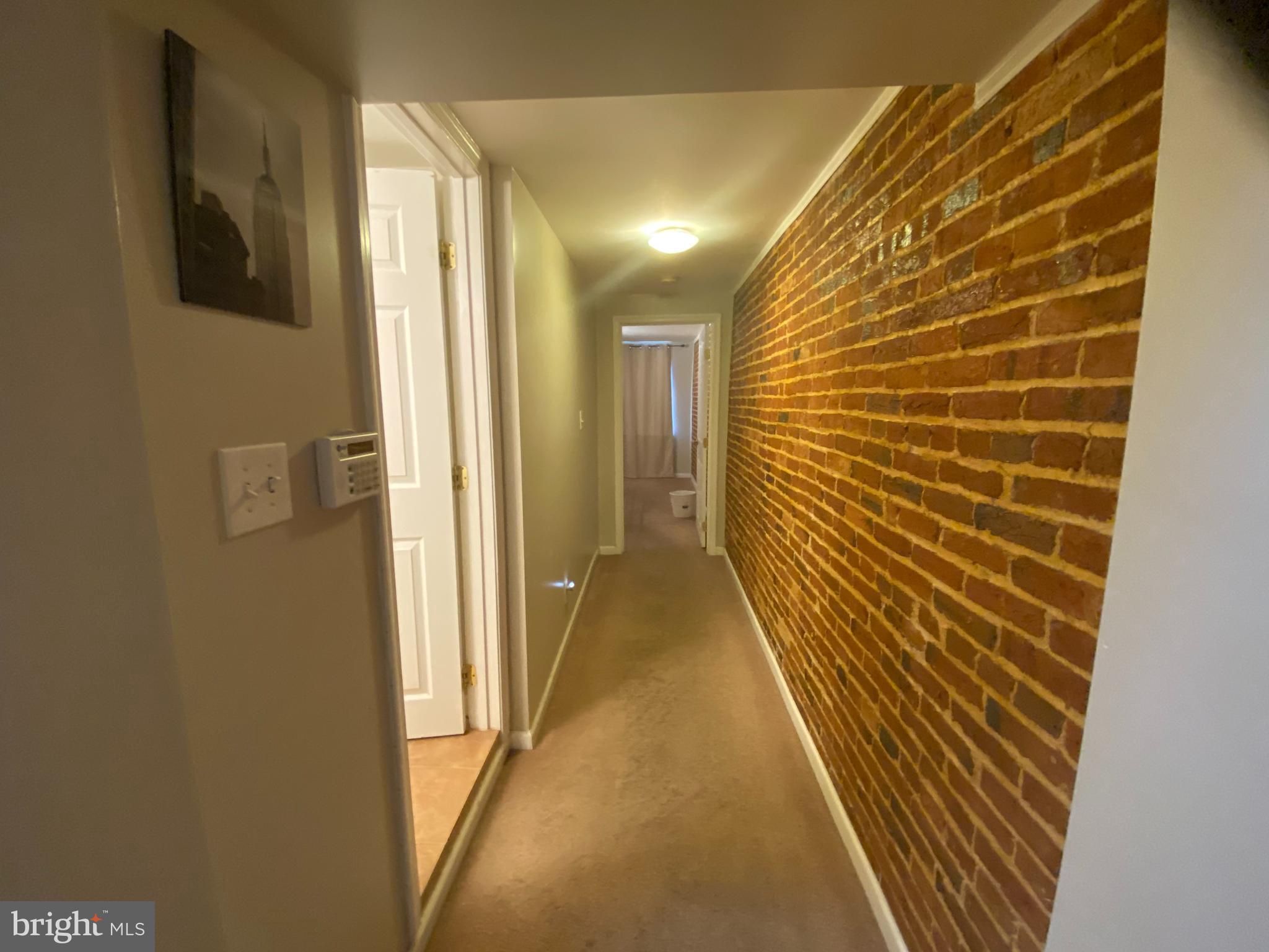 HOLLINS MARKET - Residential Lease