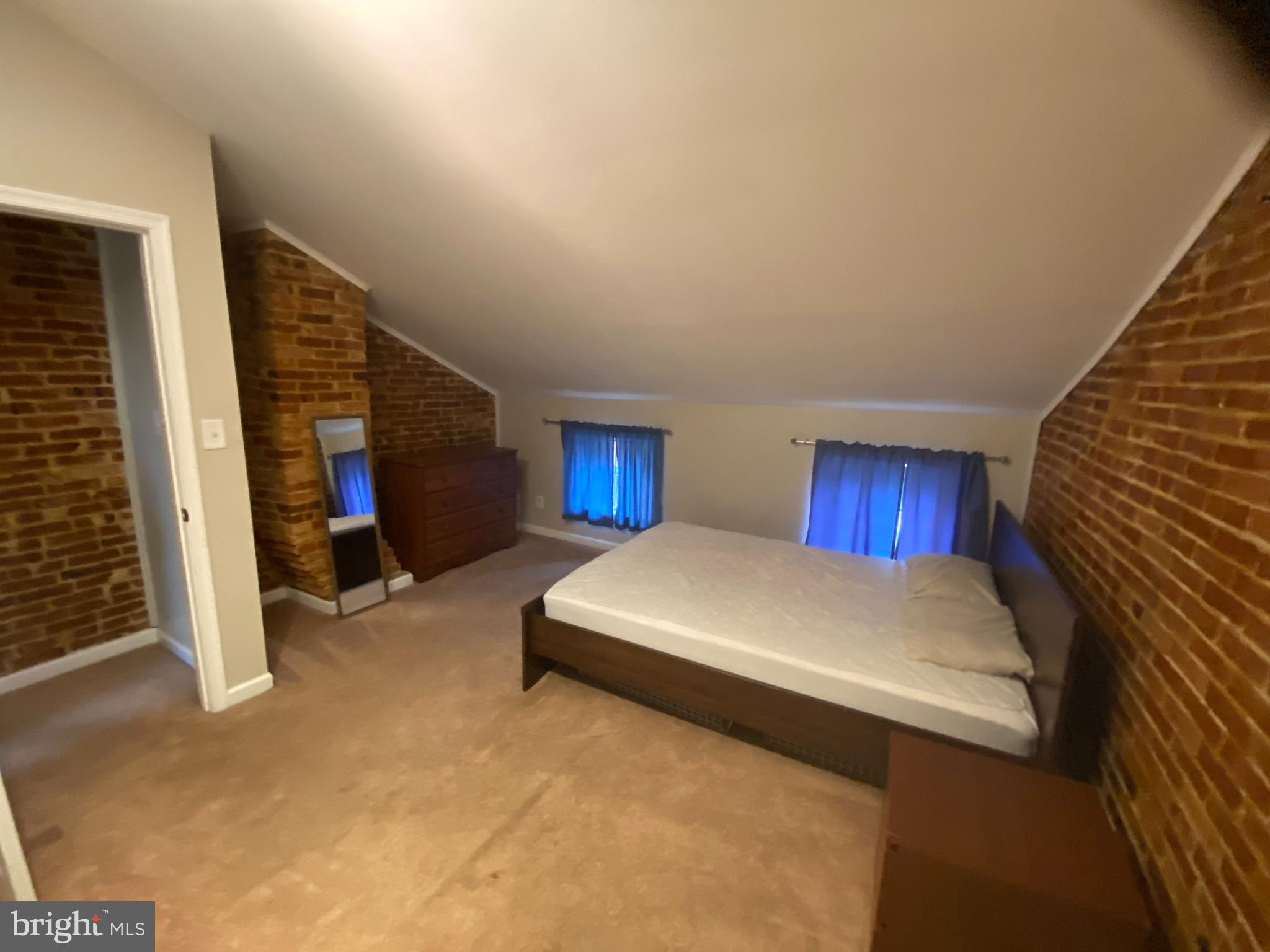 HOLLINS MARKET - Residential Lease