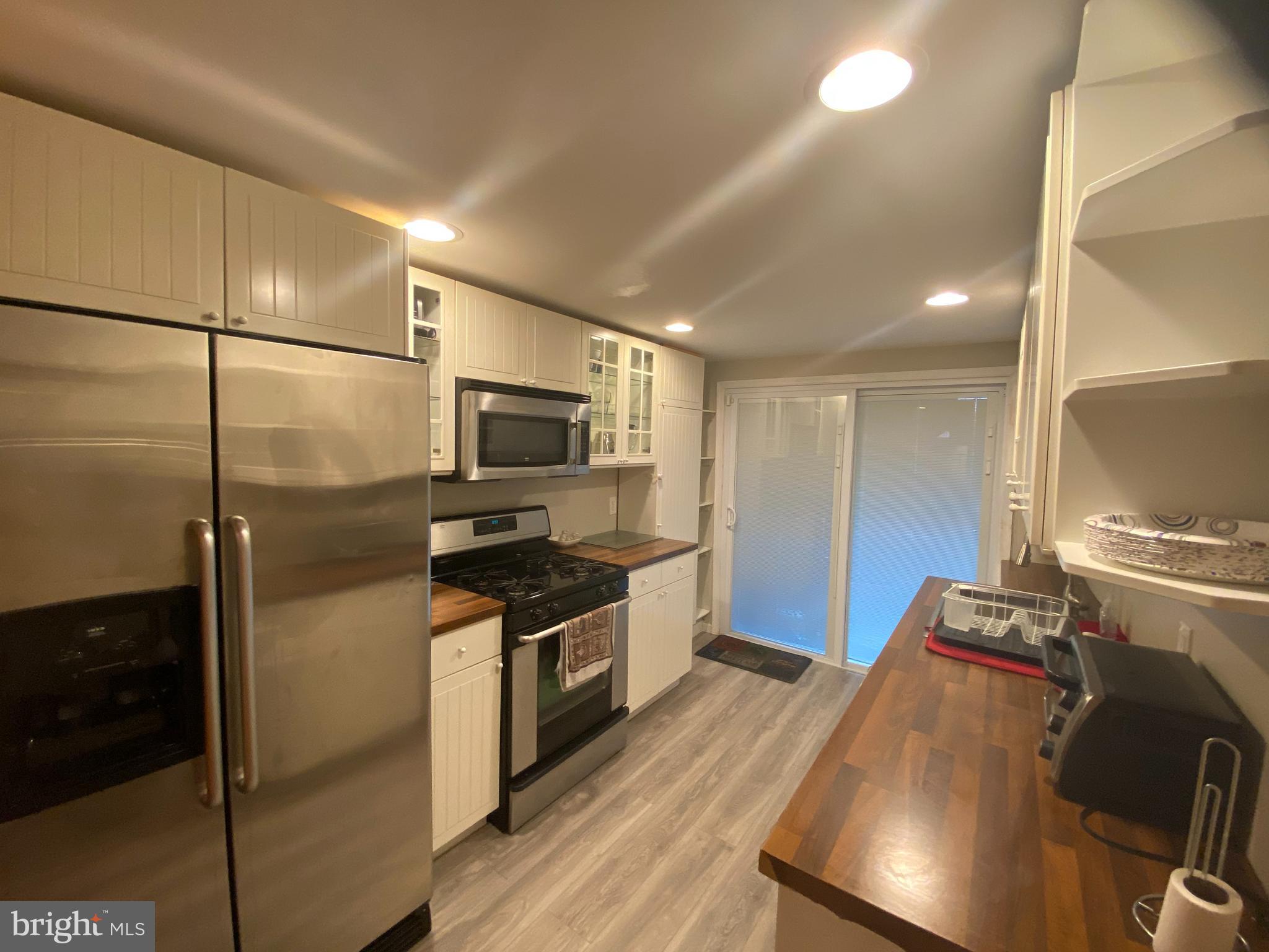 HOLLINS MARKET - Residential Lease