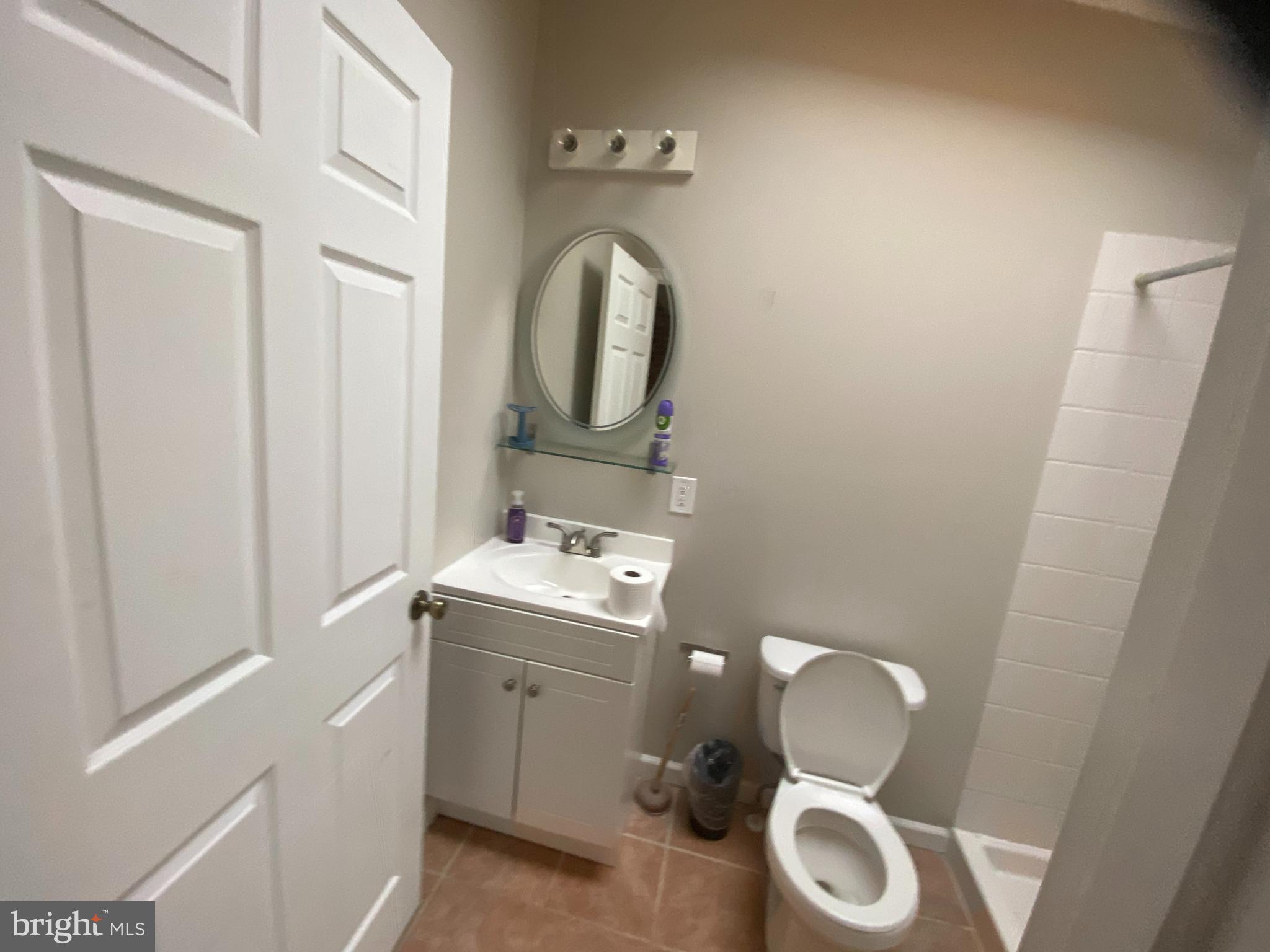 HOLLINS MARKET - Residential Lease