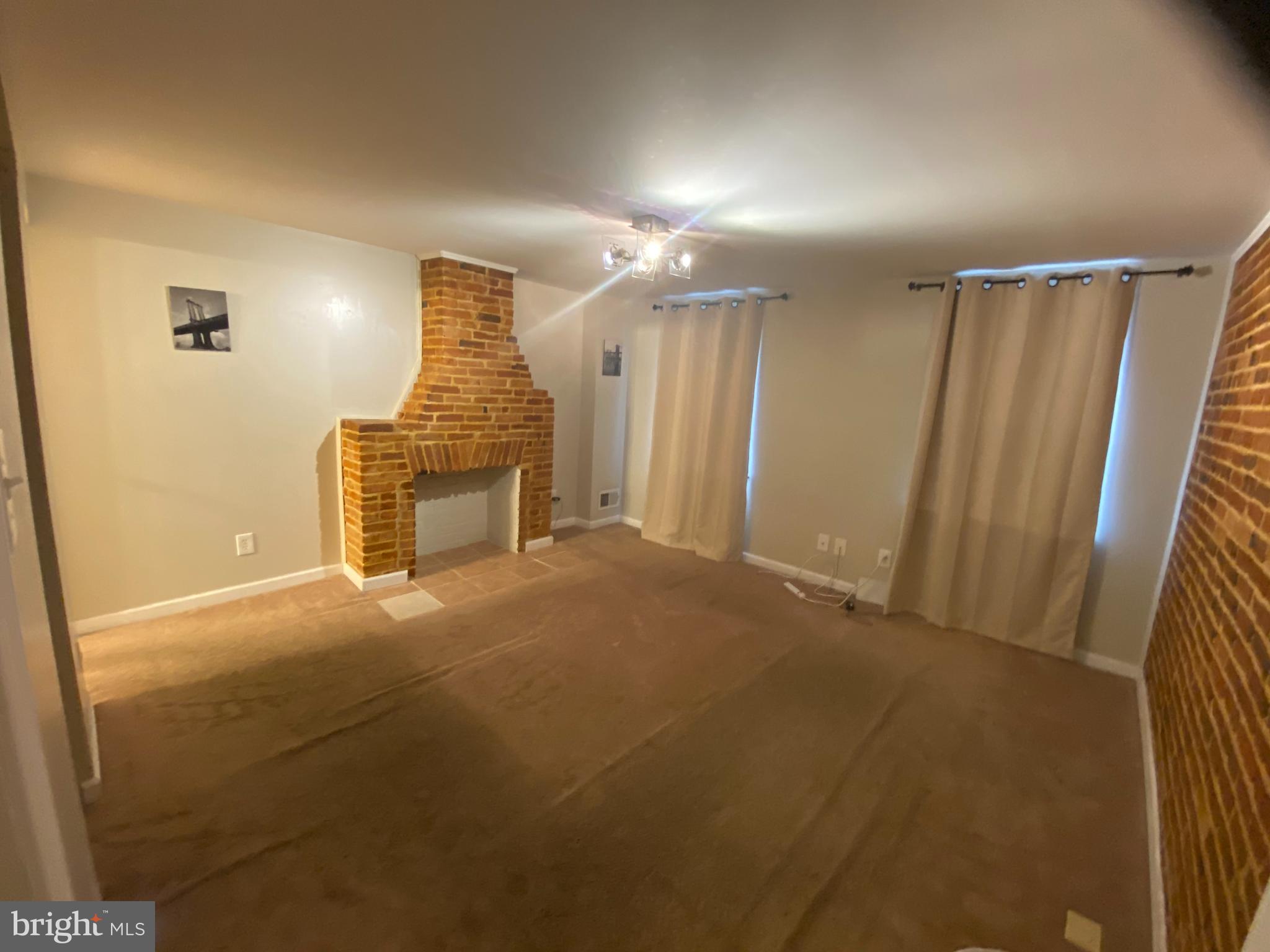 HOLLINS MARKET - Residential Lease