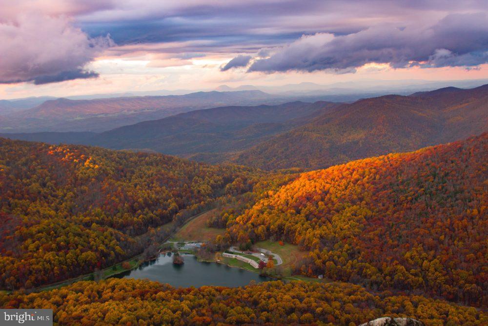 WOODSIDE - Residential