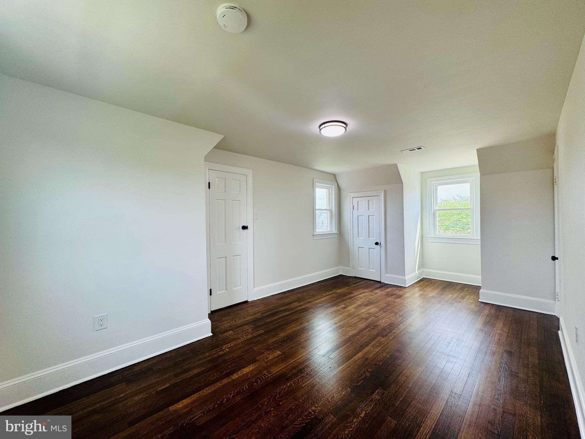 WOODSIDE - Residential