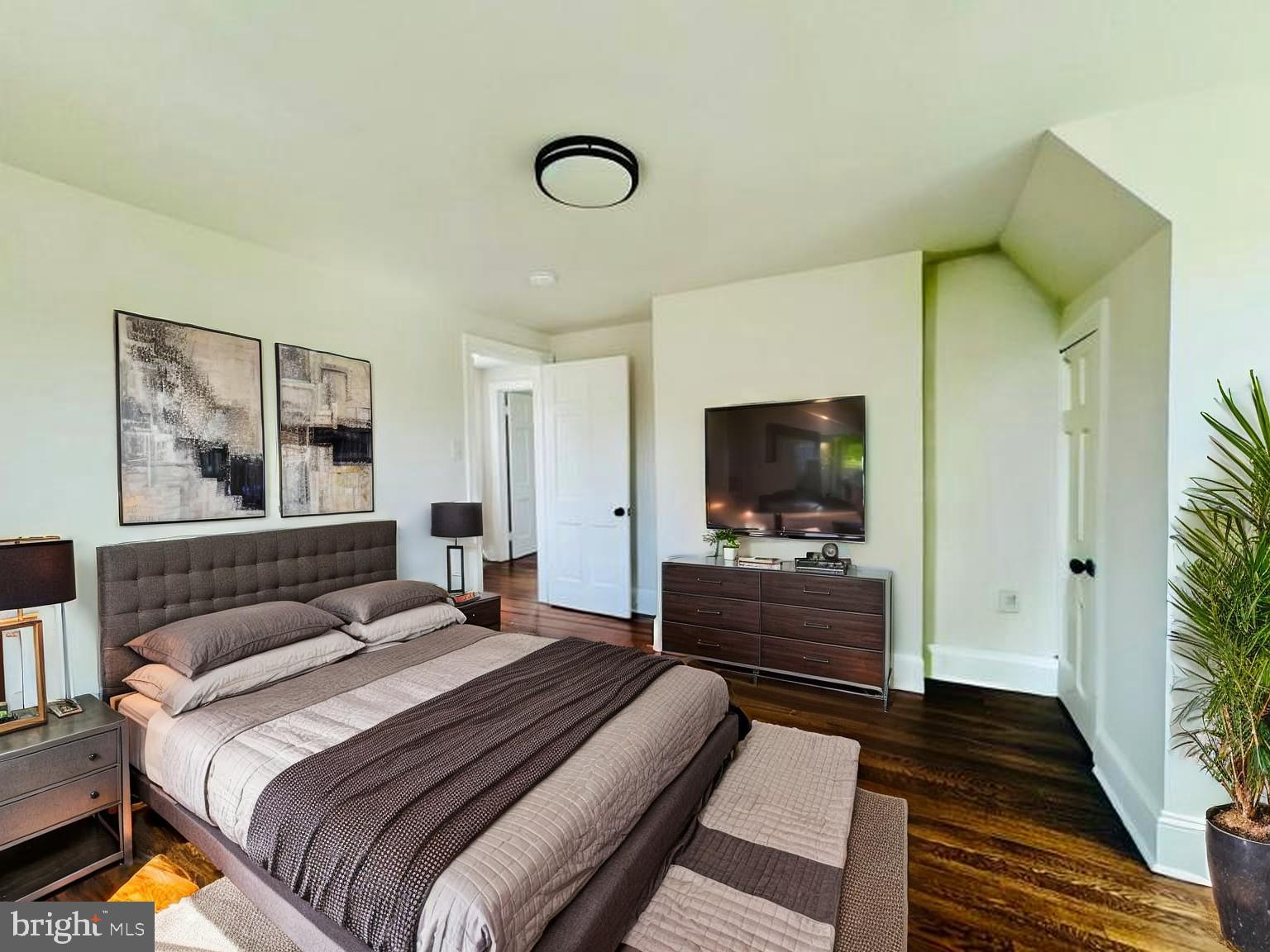 WOODSIDE - Residential