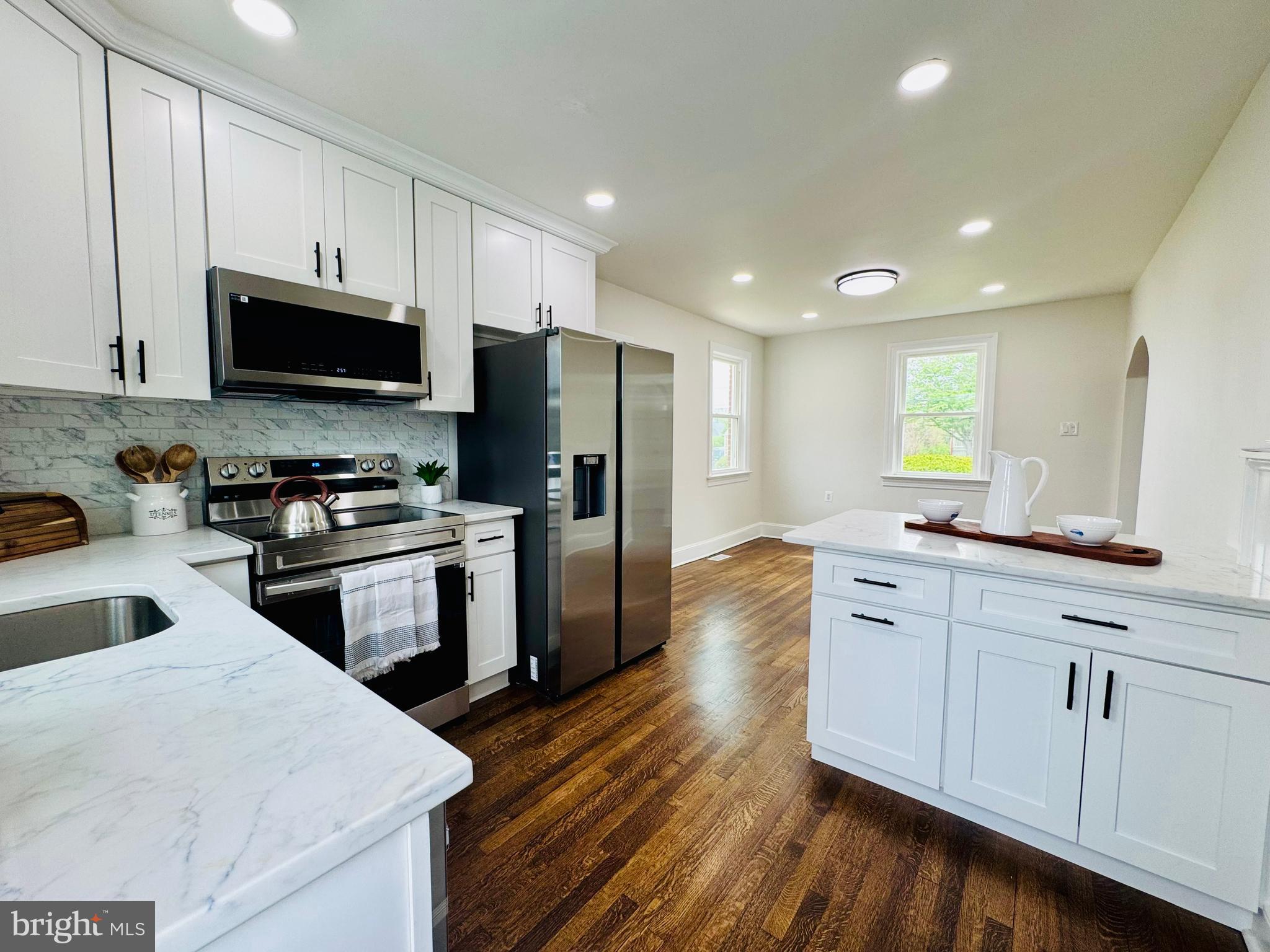 WOODSIDE - Residential