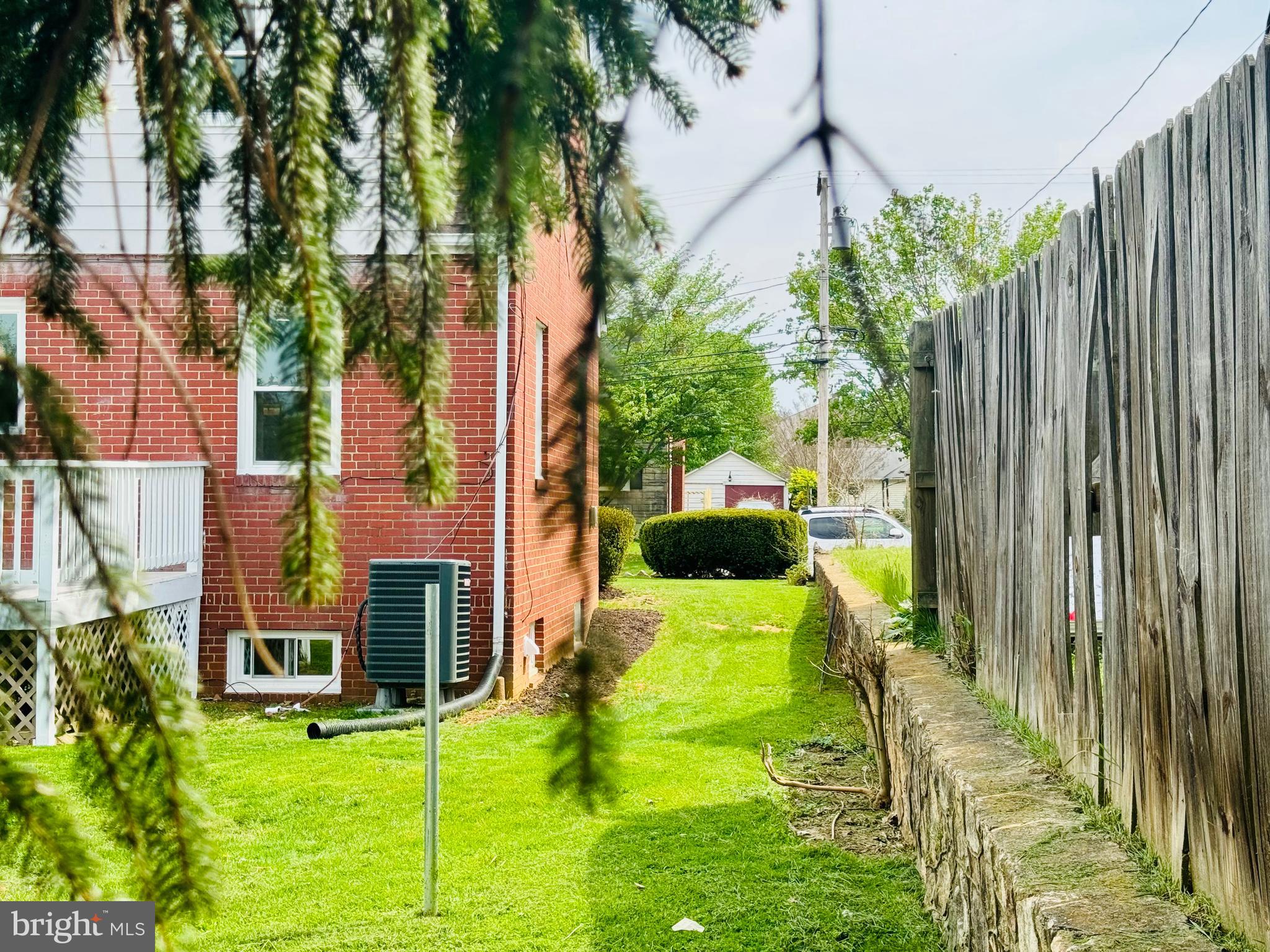 WOODSIDE - Residential