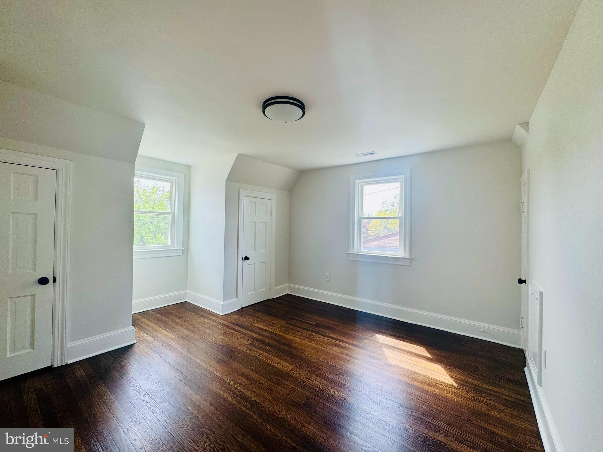 WOODSIDE - Residential