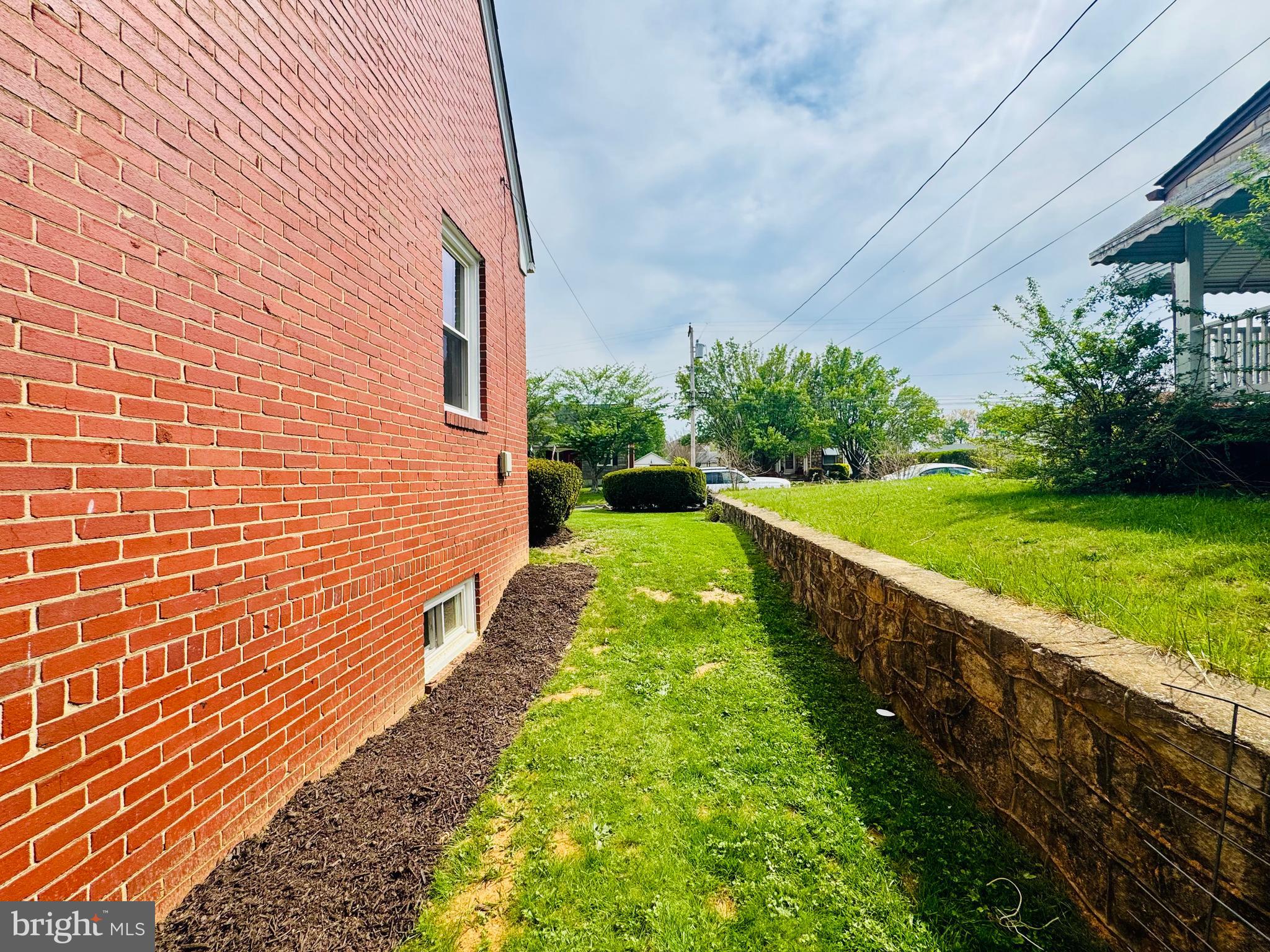 WOODSIDE - Residential