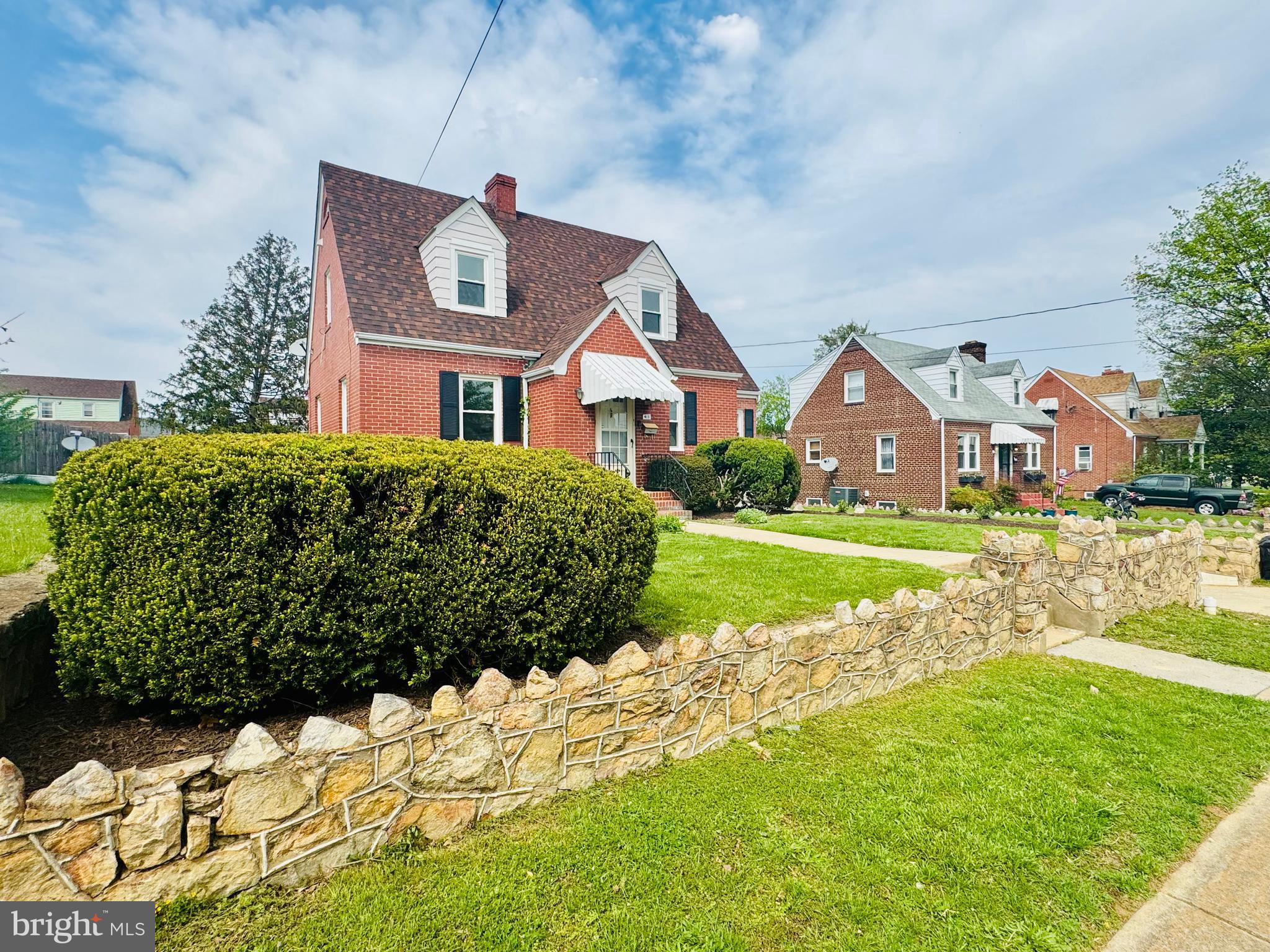 WOODSIDE - Residential