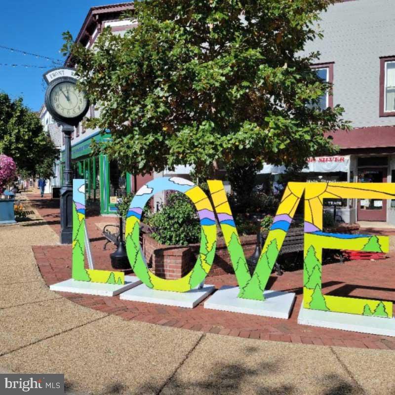 WOODSIDE - Residential