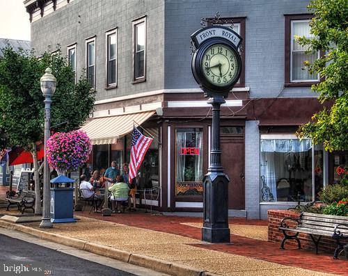 WOODSIDE - Residential