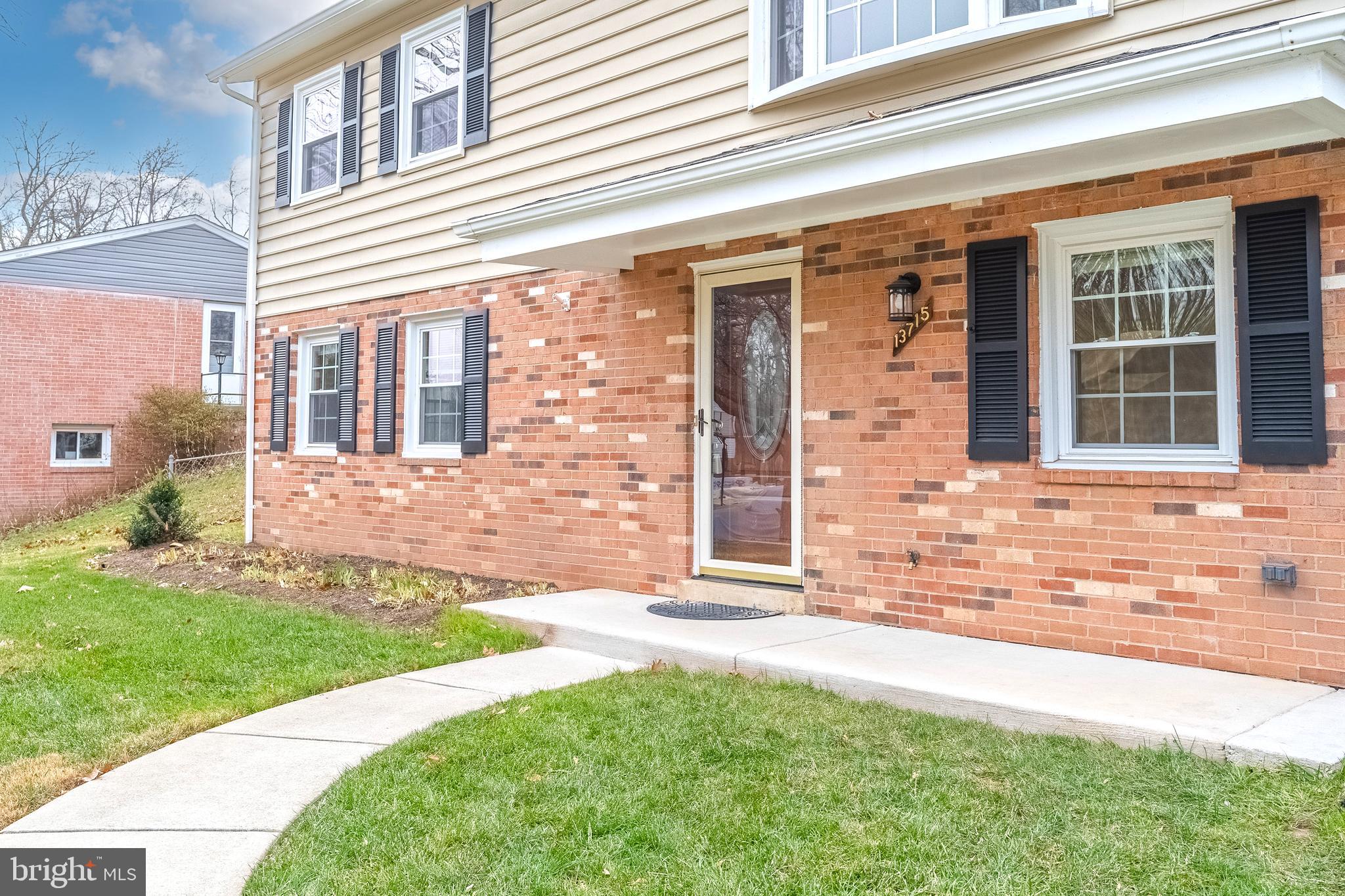 13715 SMALLWOOD COURT