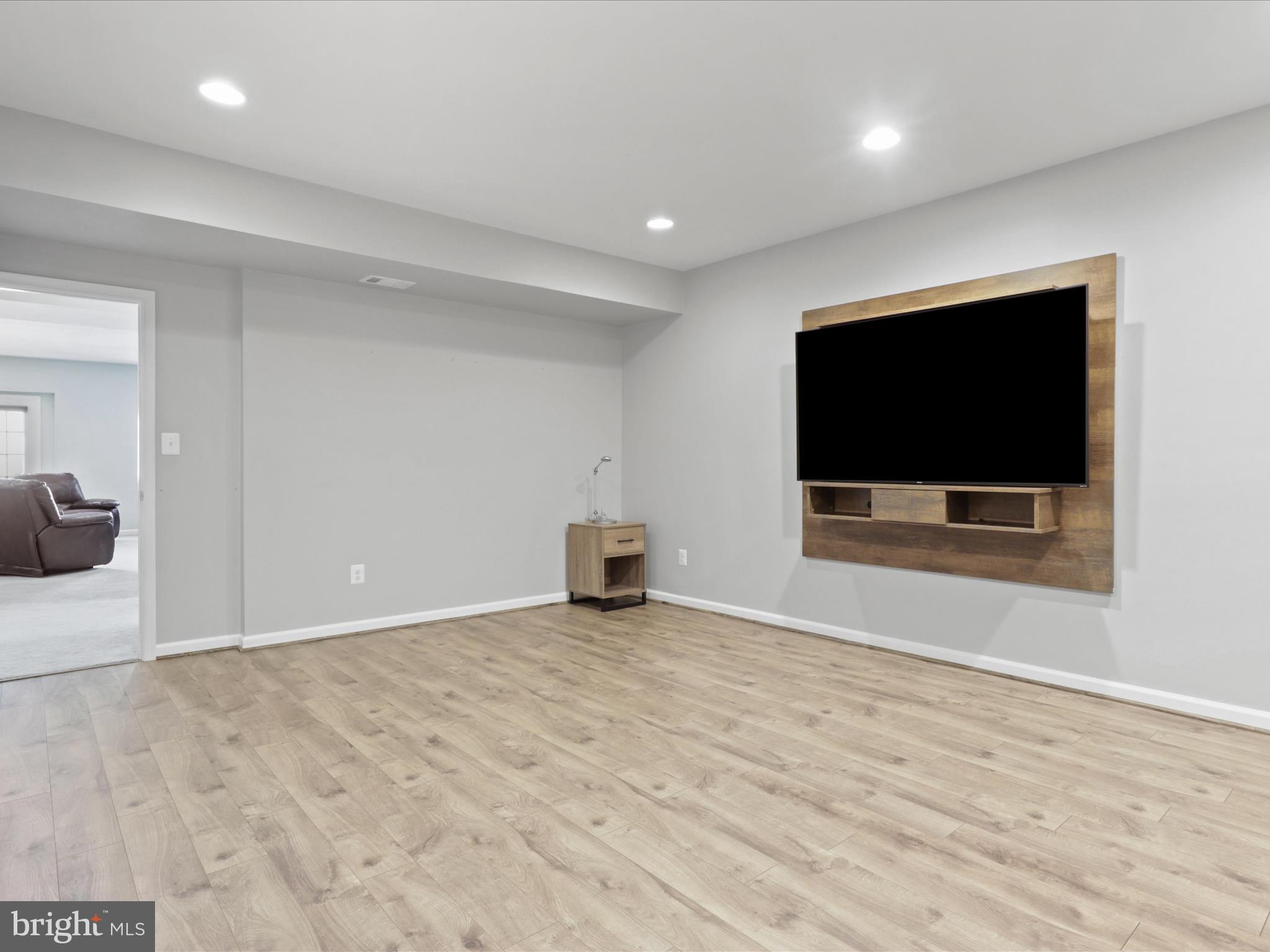 MAY'S QUARTER - Residential Lease