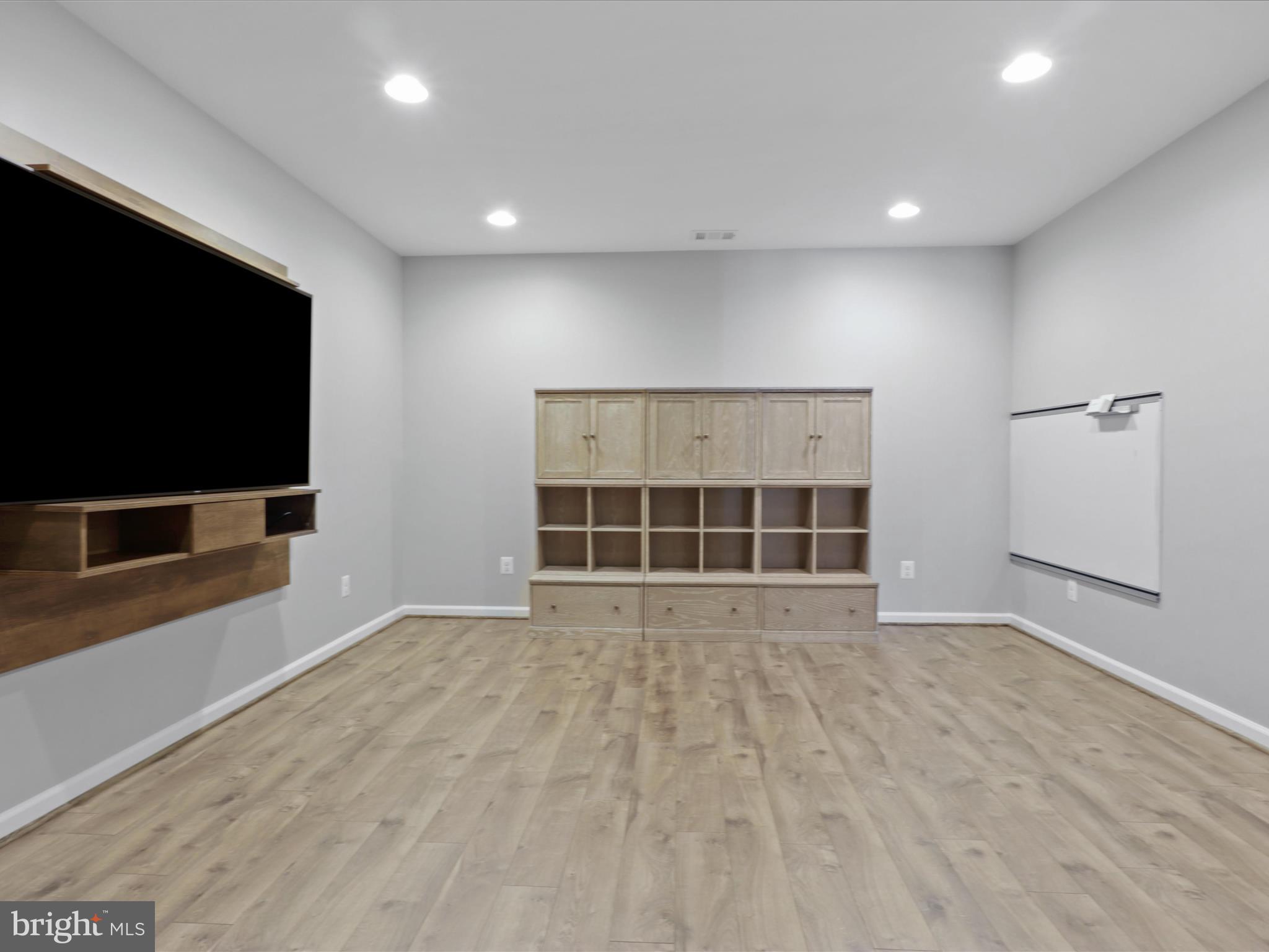 MAY'S QUARTER - Residential Lease