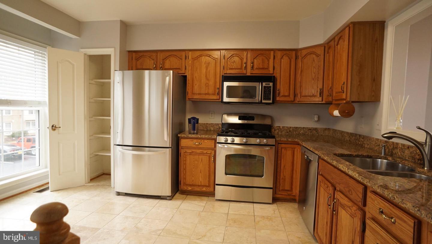 LIFESTYLE AT SULLY STATION - Residential Lease