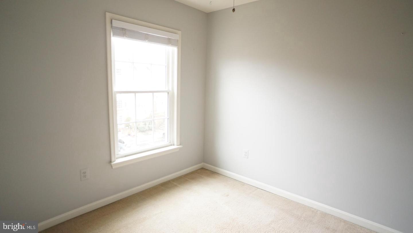 LIFESTYLE AT SULLY STATION - Residential Lease