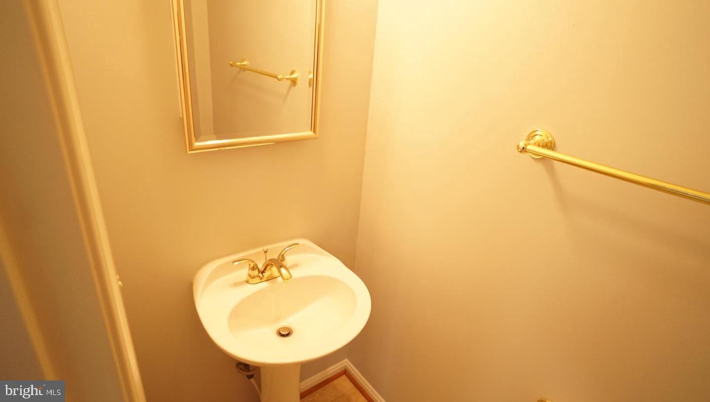 LIFESTYLE AT SULLY STATION - Residential Lease