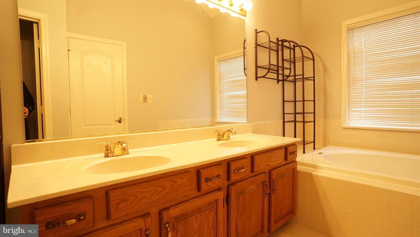 LIFESTYLE AT SULLY STATION - Residential Lease