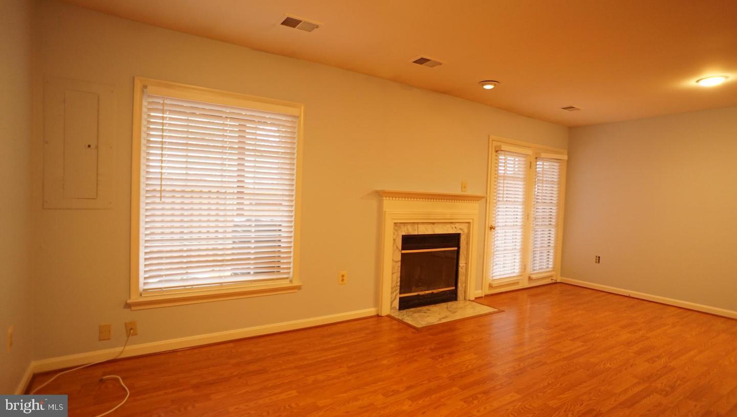 LIFESTYLE AT SULLY STATION - Residential Lease