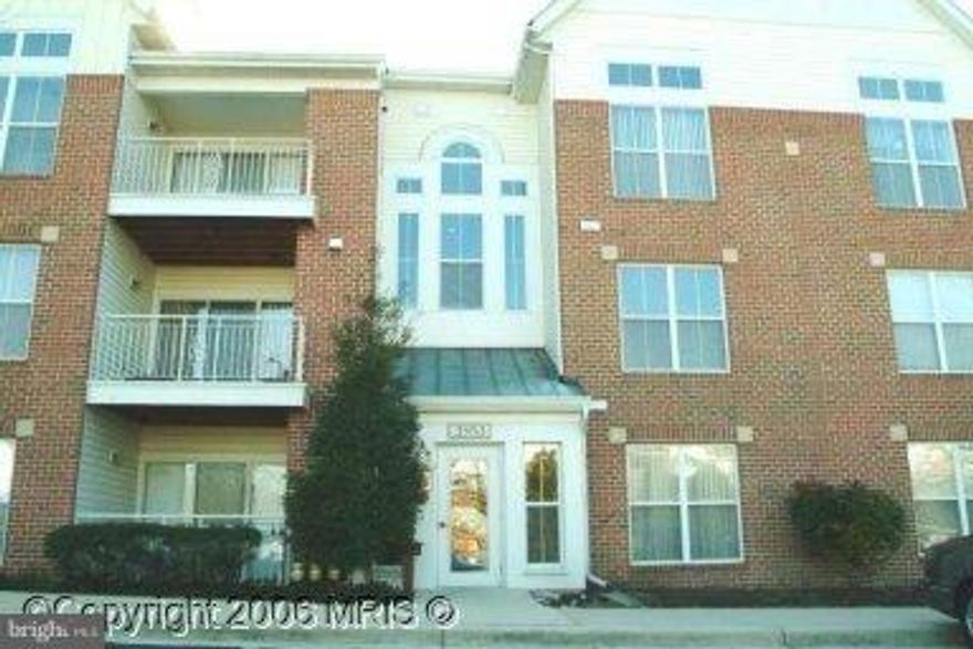 **IMPORTANT**  Combo box is located on black fence of adjacent building, 3555.2nd floor, newly renovated 2 bedroom, 2 full bath condo.  Upgrades include new carpet, fully upgraded master and guest bathrooms, new stove, new dishwasher, new kitchen granite counter tops, fireplace.