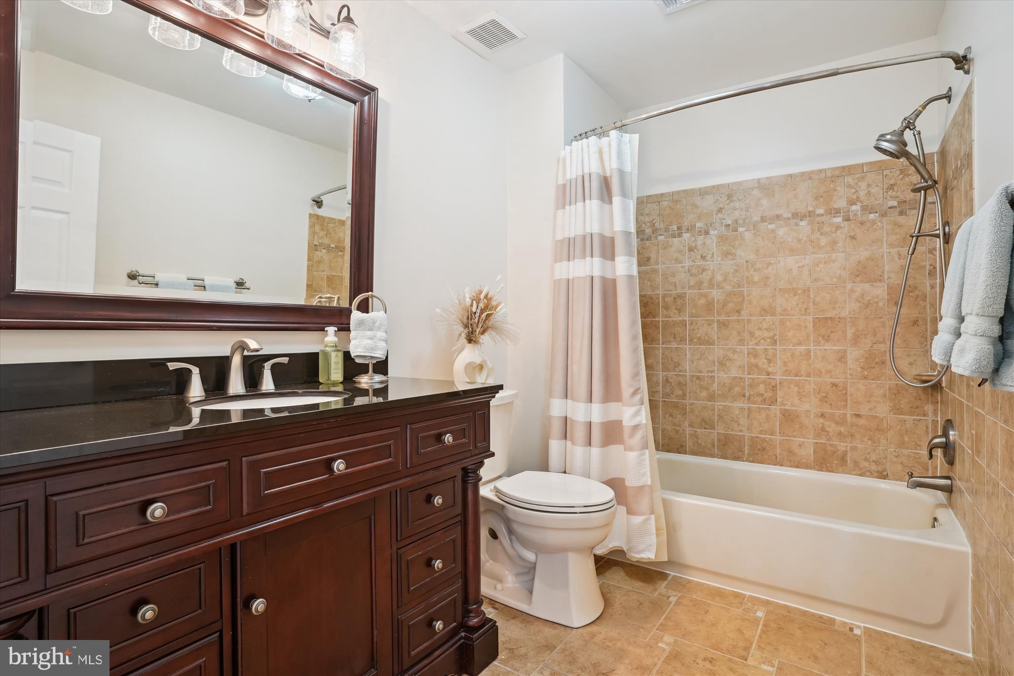 CROSSPOINTE - Residential