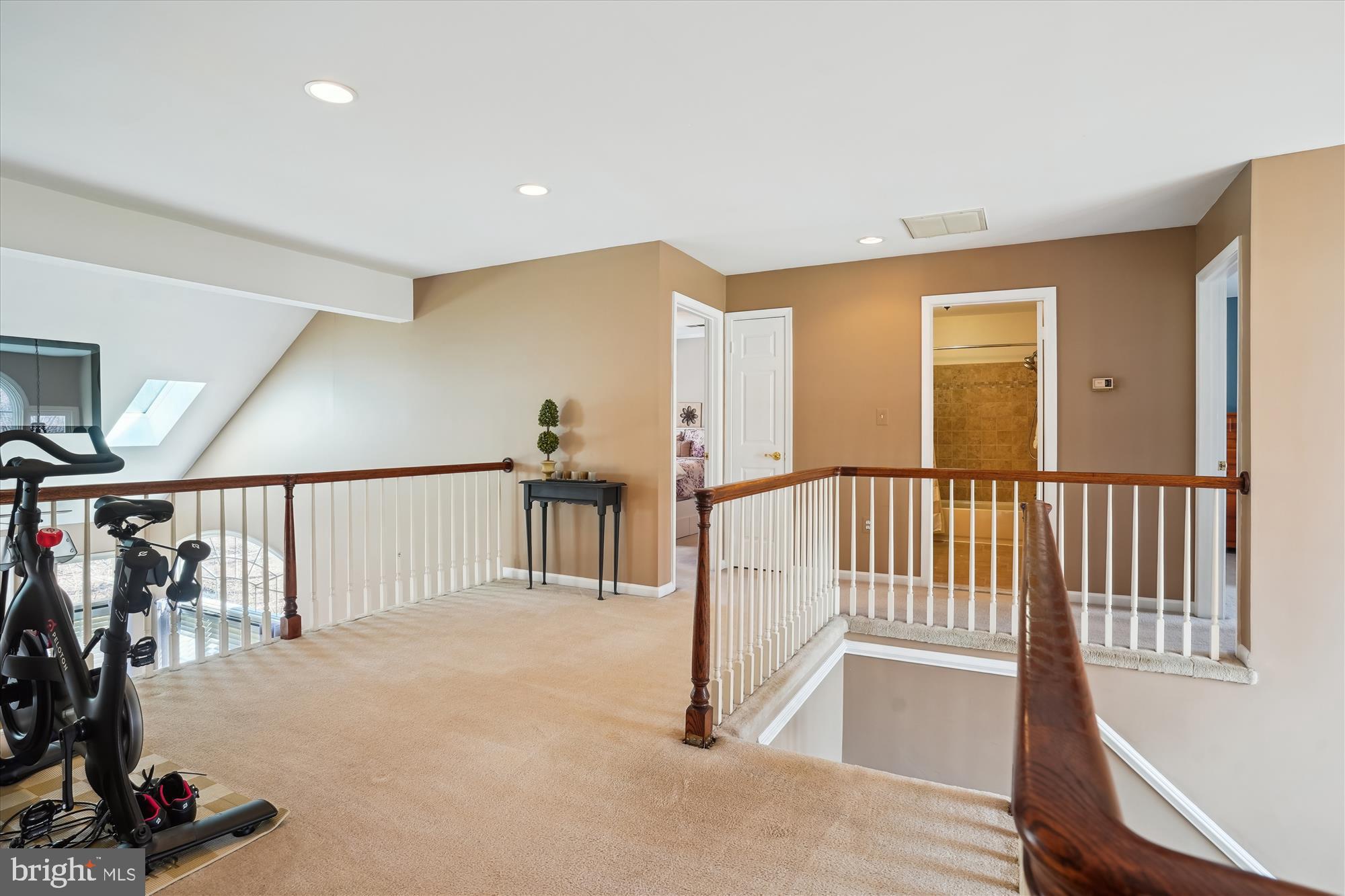 CROSSPOINTE - Residential