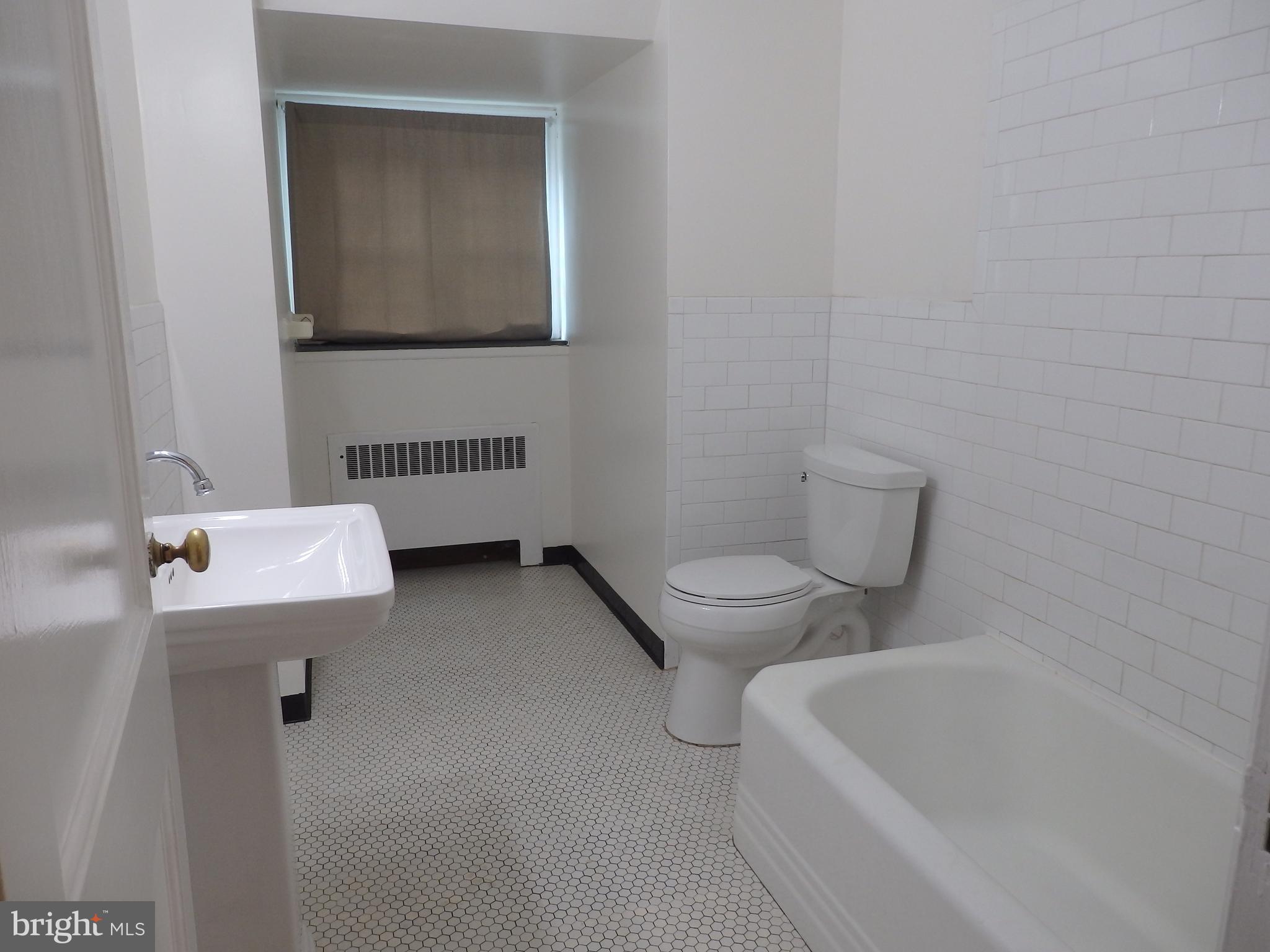 WYNNEWOOD PARK - Residential Lease