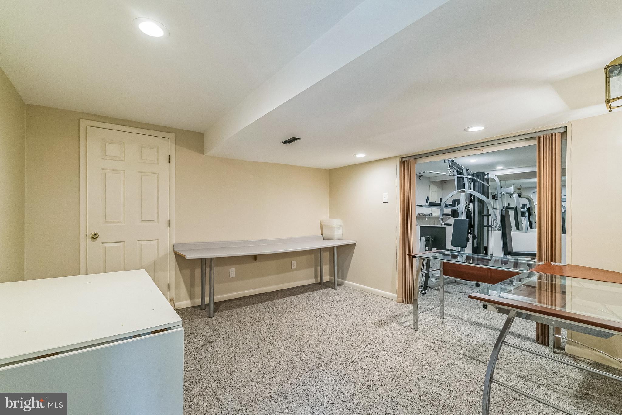 NORRISTOWN - Residential